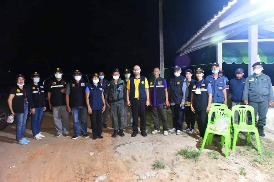 อบต.อ่าวน้อยคุมเข้มพื้นที่ หวั่นต่างด้าวลอบเข้าเมืองเอาโควิดฯแพร่เชื้อ อบต.อ่าวน้อยคุมเข้มพื้นที่ หวั่นต่างด้าวลอบเข้าเมืองเอาโควิดฯแพร่เชื้อ