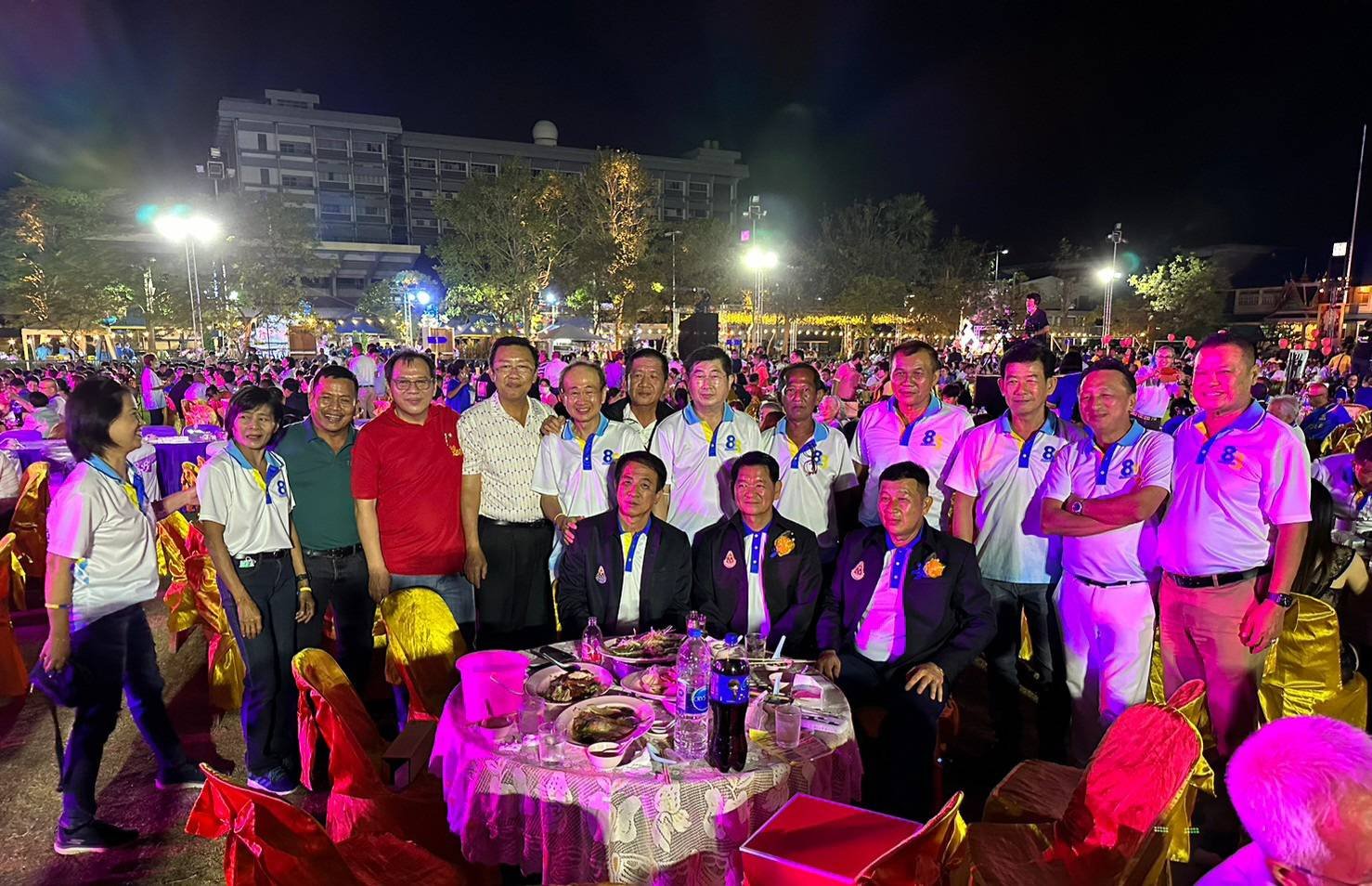 คืนสู่เหย้าชาวเบญจมฯ130ปียิ่งใหญ่ ศิษย์เก่า"บ.ฉ."เข้าร่วมงานกว่า3พัน คืนสู่เหย้าชาวเบญจมฯ130ปียิ่งใหญ่ ศิษย์เก่า"บ.ฉ."เข้าร่วมงานกว่า3พัน