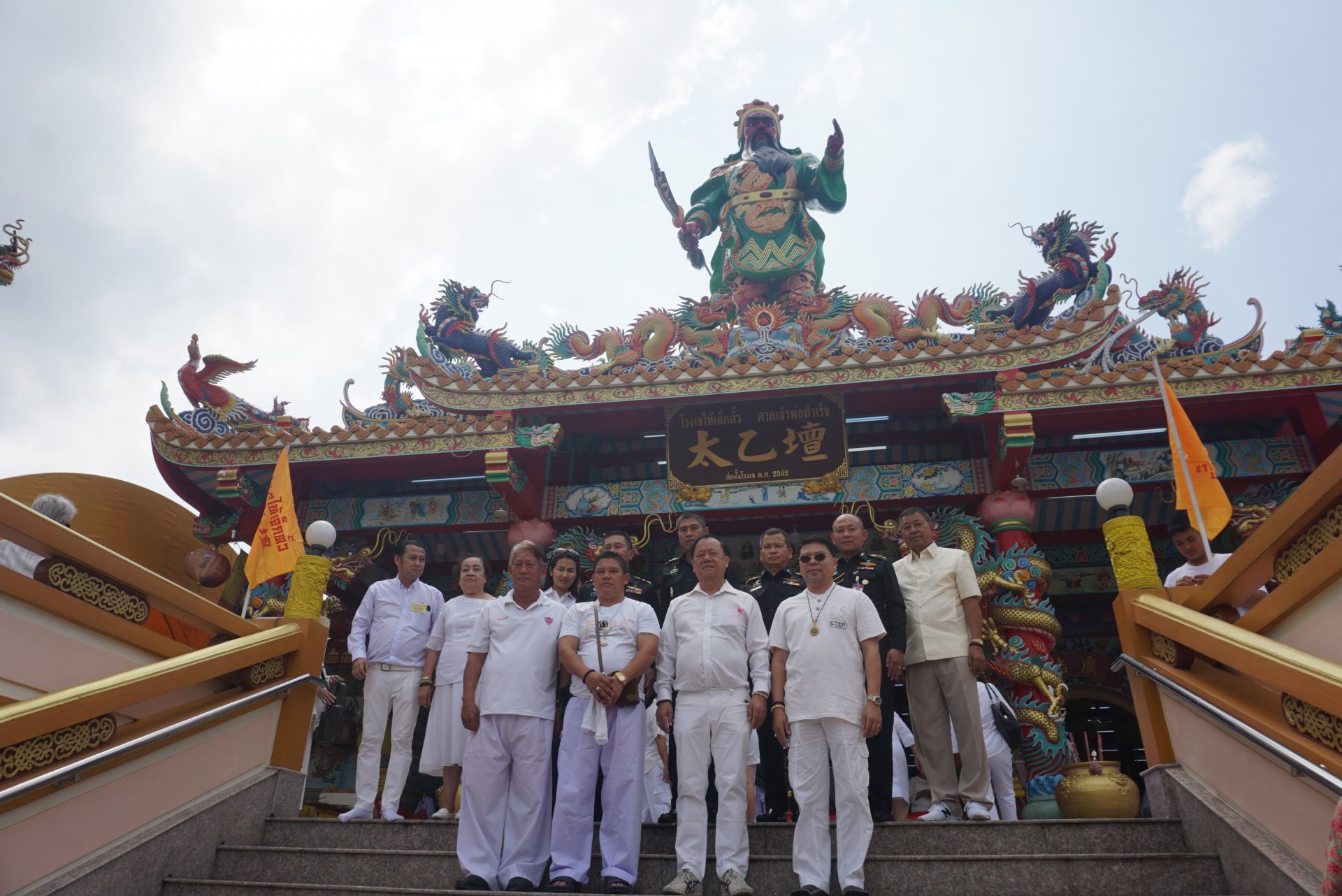 เชิญร่วมถือศีลกินเจศาลเจ้าพ่อสำเร็จ สร้างบุญกุศล-บำเพ็ญบารมี เชิญร่วมถือศีลกินเจศาลเจ้าพ่อสำเร็จ สร้างบุญกุศล-บำเพ็ญบารมี