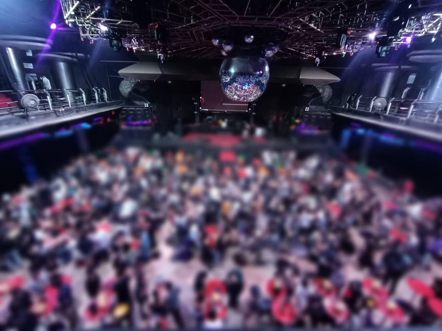 ปกครองฯบุกจับ"พาคลับ"ผับเด็กในตำนาน ปล่อยเยาวชนกว่า300คนเข้าใช้บริการ  ปกครองฯบุกจับ"พาคลับ"ผับเด็กในตำนาน ปล่อยเยาวชนกว่า300คนเข้าใช้บริการ