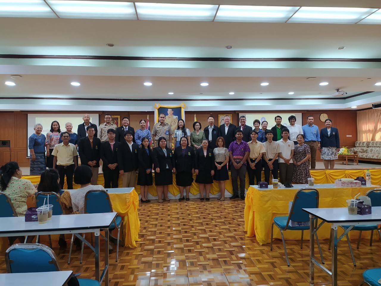 ผอ.-นายกส.นักเรียนเก่าวัดสระเกศ ร่วมยินดี"ครูบาส"ขึ้น รองผอ.โรงเรียนอนุราชประสิทธิ์ ผอ.-นายกส.นักเรียนเก่าวัดสระเกศ ร่วมยินดี"ครูบาส"ขึ้น รองผอ.โรงเรียนอนุราชประสิทธิ์