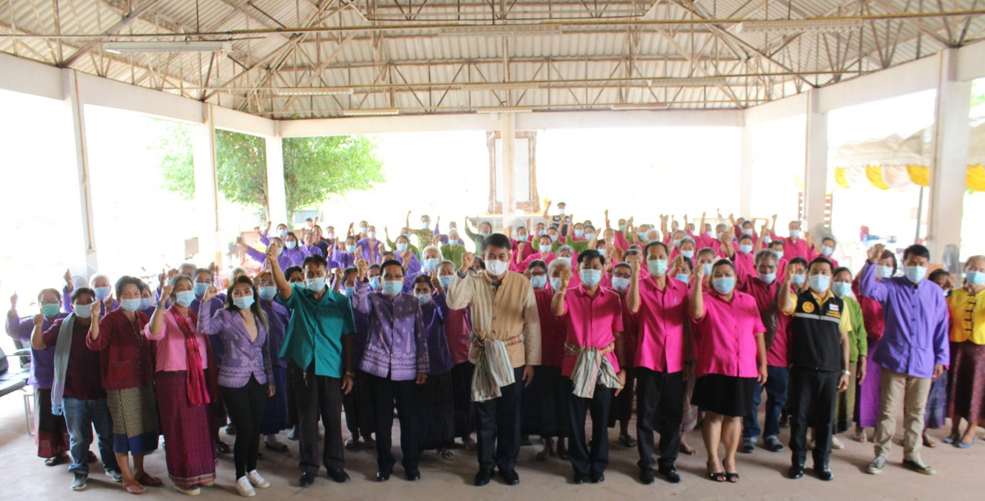 ติดตามผลงานฝึกอาชีพเสริมตัดเย็บเสื้อผ้าโดยผู้สูงวัย ติดตามผลงานฝึกอาชีพเสริมตัดเย็บเสื้อผ้าโดยผู้สูงวัย