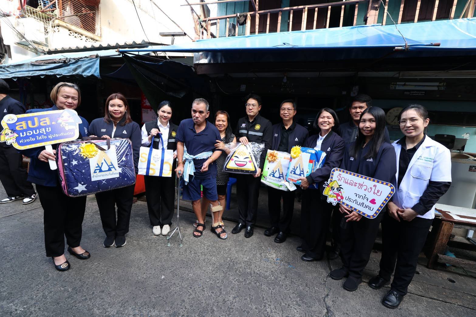 "รมว.แรงงาน"ห่วงใยแรงงานกลุ่มเปราะบาง ส่งโฆษกกระทรวงฯลงพื้นที่ดูแลผู้ประกันตน 