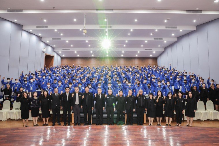 "ตรีนุช"มอบอธิบดี กกจ.ให้โอวาท 380 แรงงานไทยบินไปทำงานอิสราเอล 