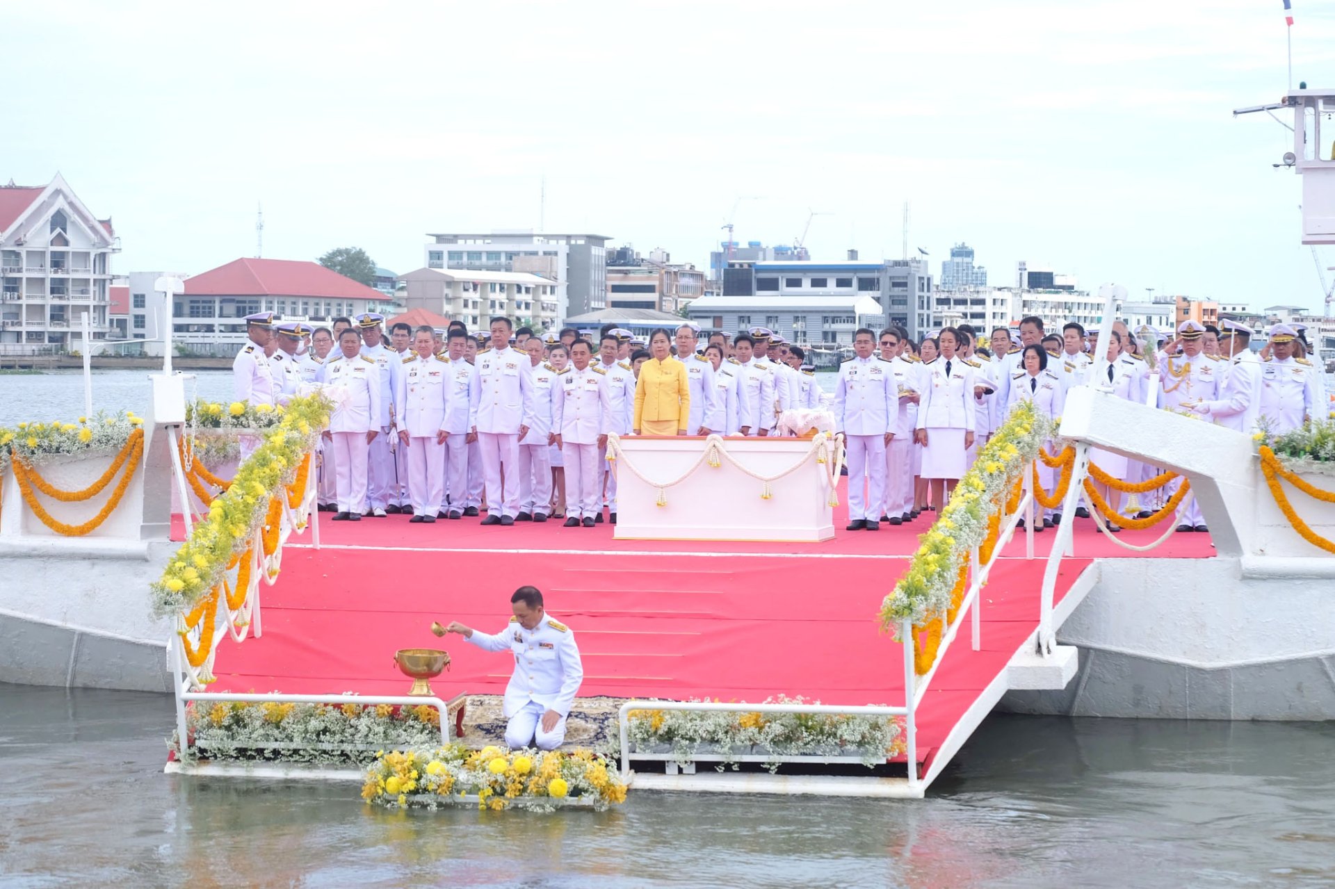 สมุทรปราการประกอบพิธี พลีกรรมตักน้ำจากแหล่งน้ำศักดิ์สิทธิ์ของจังหวัด