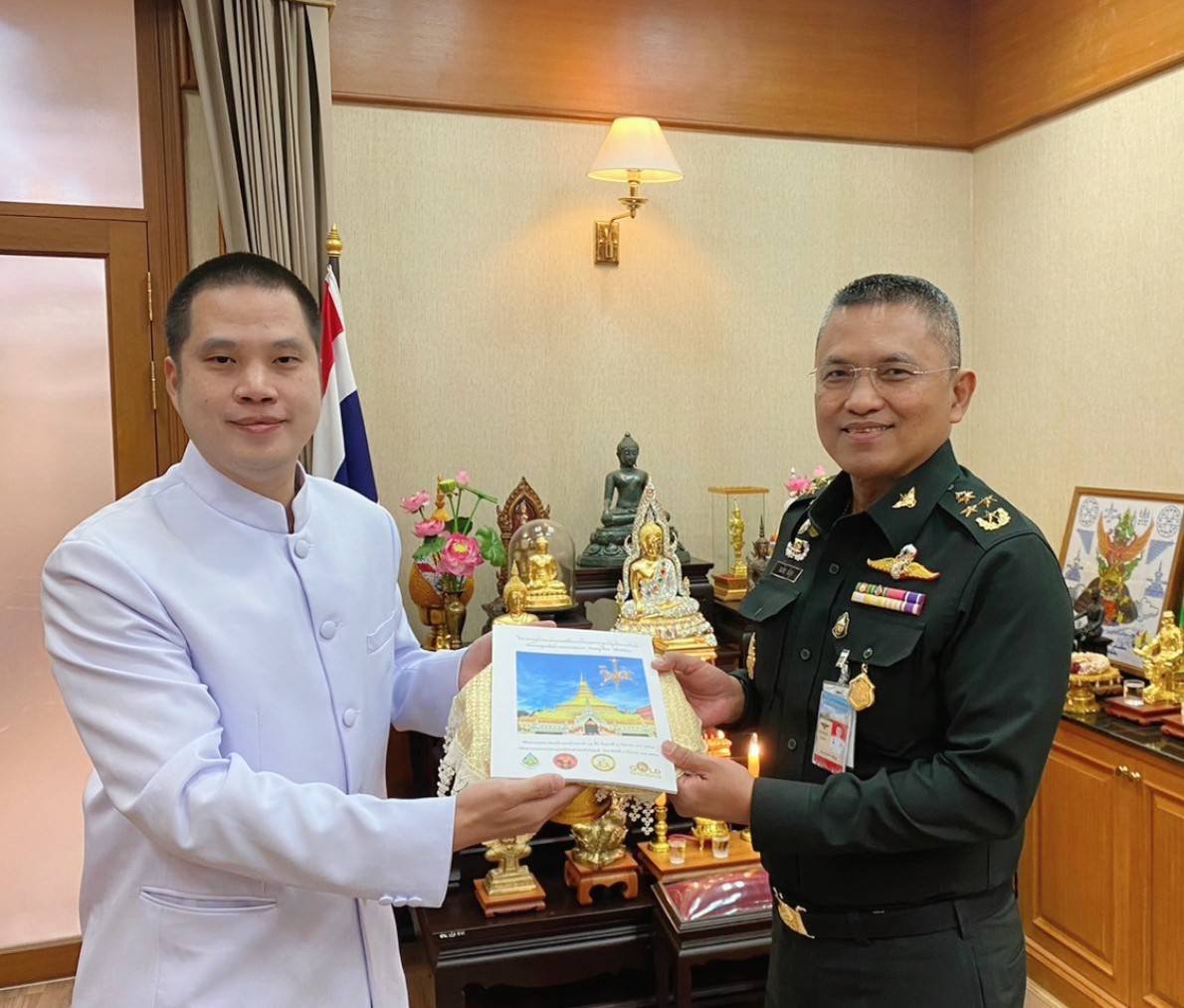 "มูลนิธิพุทธภูมิธรรม"มอบหนังสืออนุสรณ์ ให้"รองปลัดกลาโหม"เป็นสิริมงคลที่ร่วมพลังบุญ "มูลนิธิพุทธภูมิธรรม"มอบหนังสืออนุสรณ์ ให้"รองปลัดกลาโหม"เป็นสิริมงคลที่ร่วมพลังบุญ