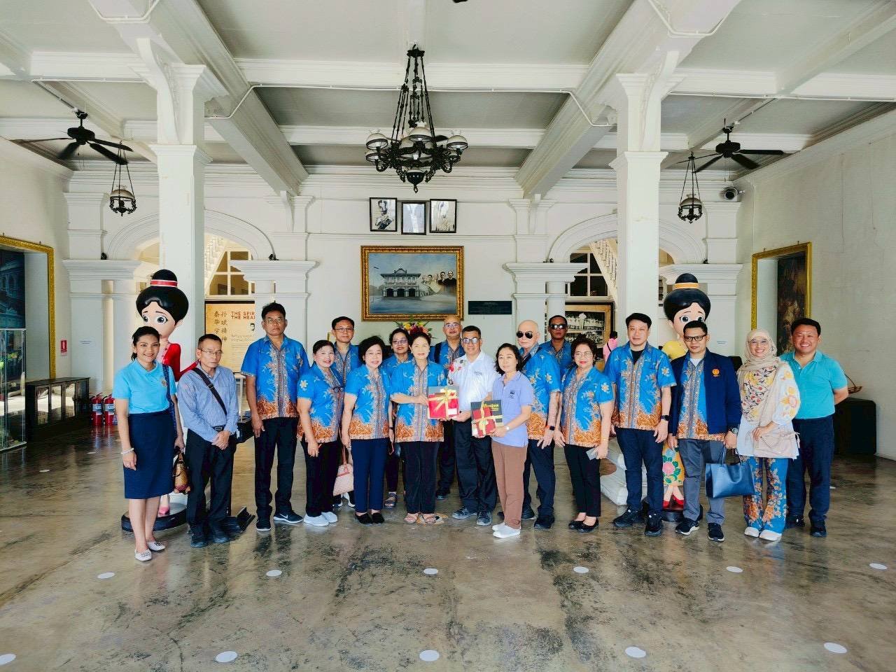 "กมธ.ศาสนาฯ วุฒิสภา"ลุยภูเก็ตดูงาน แหล่งเรียนรู้ประวัติศาสตร์วิถีชีวิตคนจีนฮกเกี้ยน "กมธ.ศาสนาฯ วุฒิสภา"ลุยภูเก็ตดูงาน แหล่งเรียนรู้ประวัติศาสตร์วิถีชีวิตคนจีนฮกเกี้ยน