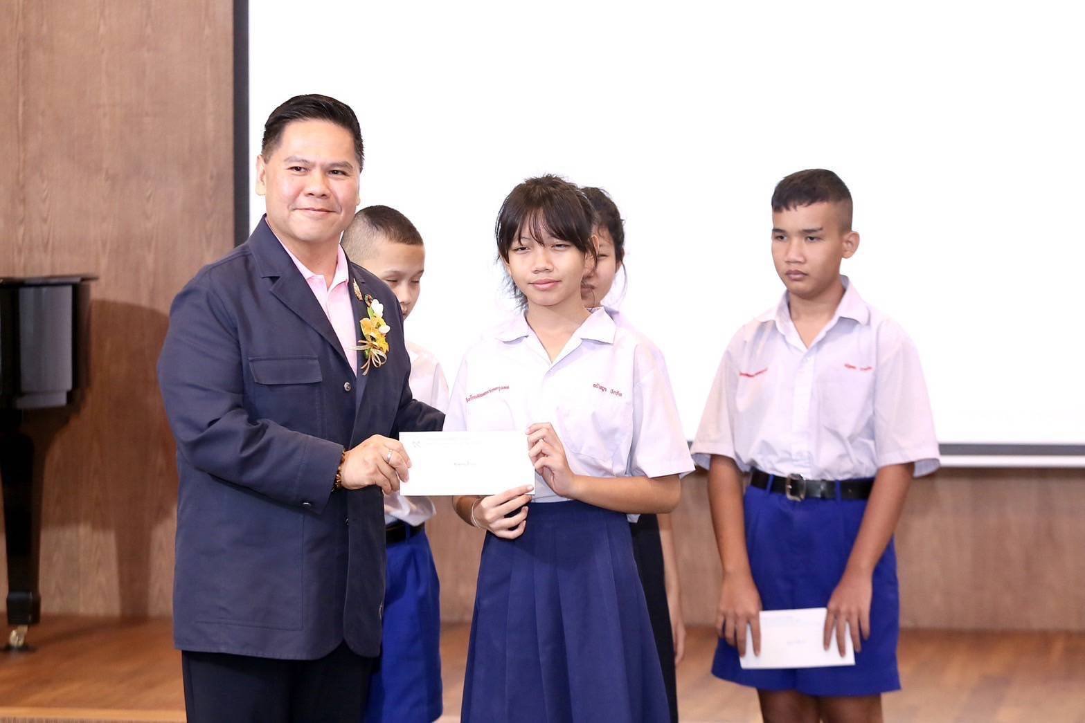 "วราวุธ"ยัน พม.หนุนพัฒนาคนพิการ ร่วมขับเคลื่อนเศรษฐกิจ  "วราวุธ"ยัน พม.หนุนพัฒนาคนพิการ ร่วมขับเคลื่อนเศรษฐกิจ