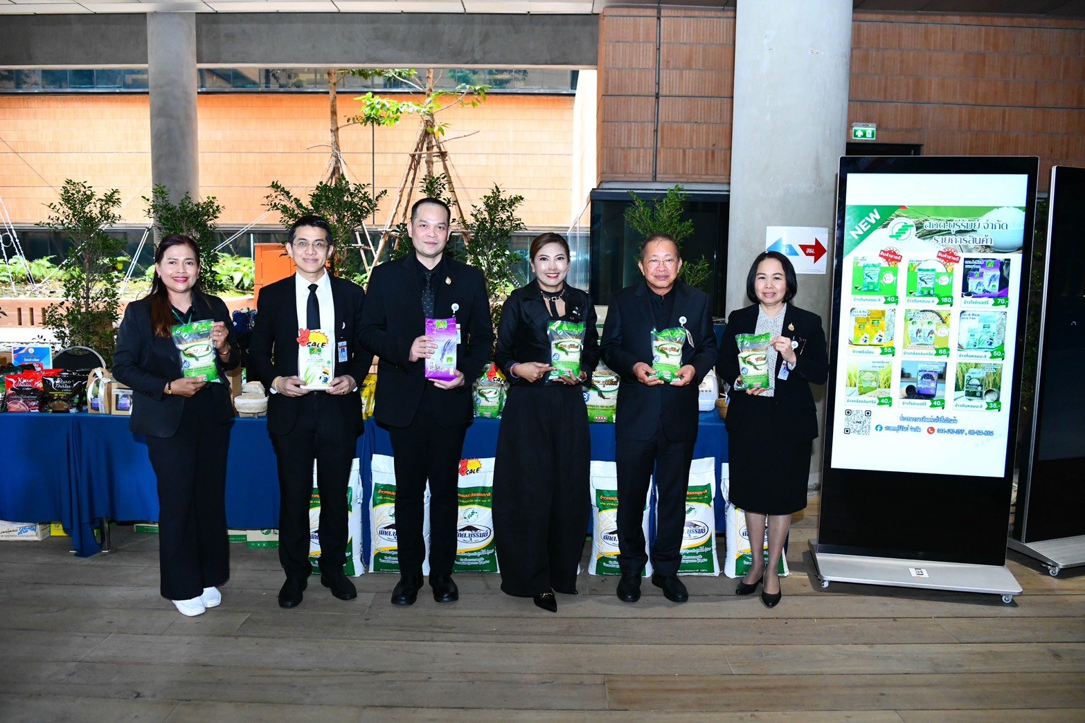 "วุฒิสภา"จัดกิจกรรม"ไทยช่วยไทย" จำหน่ายสารพัดสินค้าเกษตรต่อเนื่องครั้งที่ 9