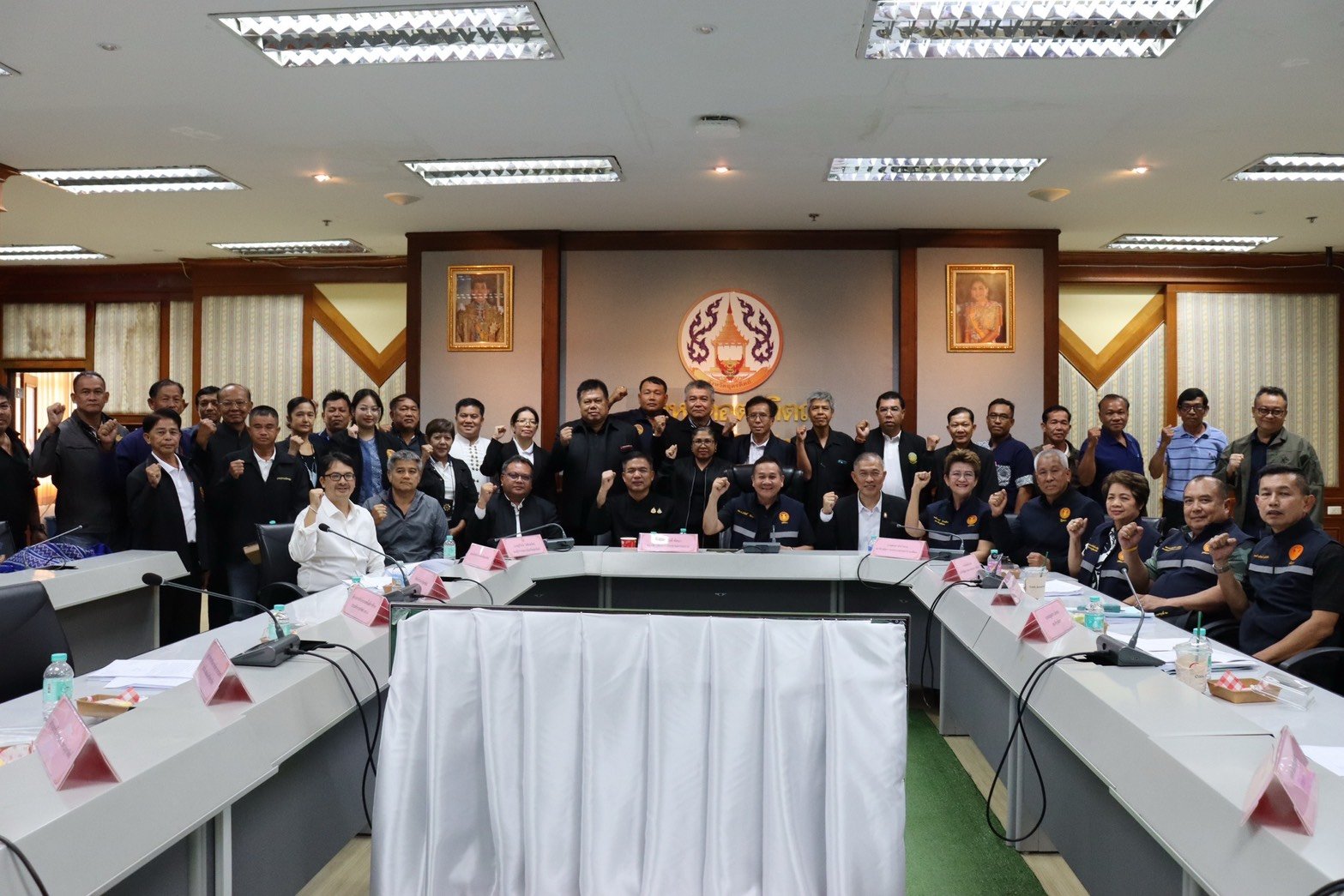 ส.ว.กลุ่มภาคเหนือลงพื้นที่อุตรดิตถ์ ติดตามเรื่องร้องเรียน 5 ปมใหญ่ 