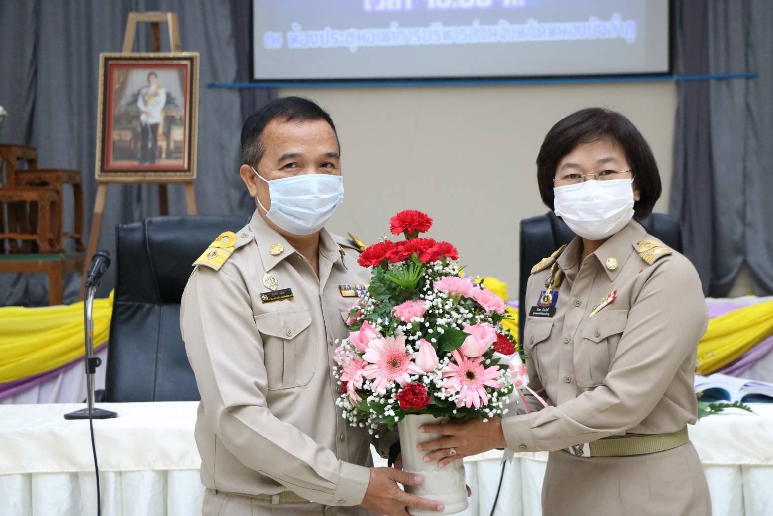 "สมยศ"นั่งแท่นประธานสภาอบจ.หนองบัวลำภู "บัวแพง-สุพล"นั่งเป็นรองปธ.ฯ