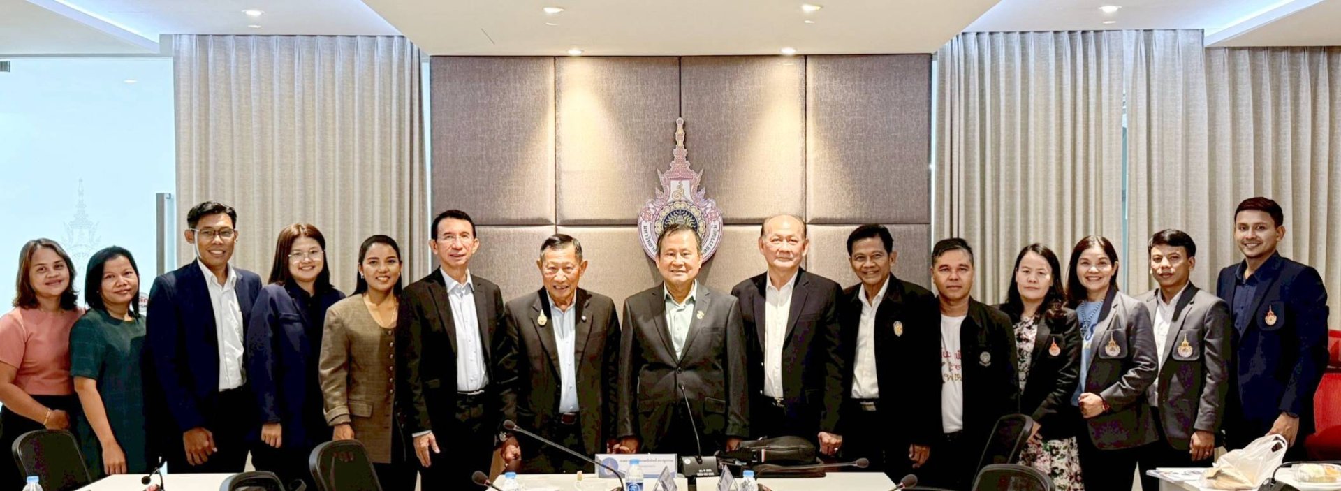 "มทร.สุวรรณภูมิ"เจ๋ง"สร้างชุดวิชา 'ความรู้สู่ความสำเร็จ"คู่มือปฏิบัติงานหลังเรียนจบ 