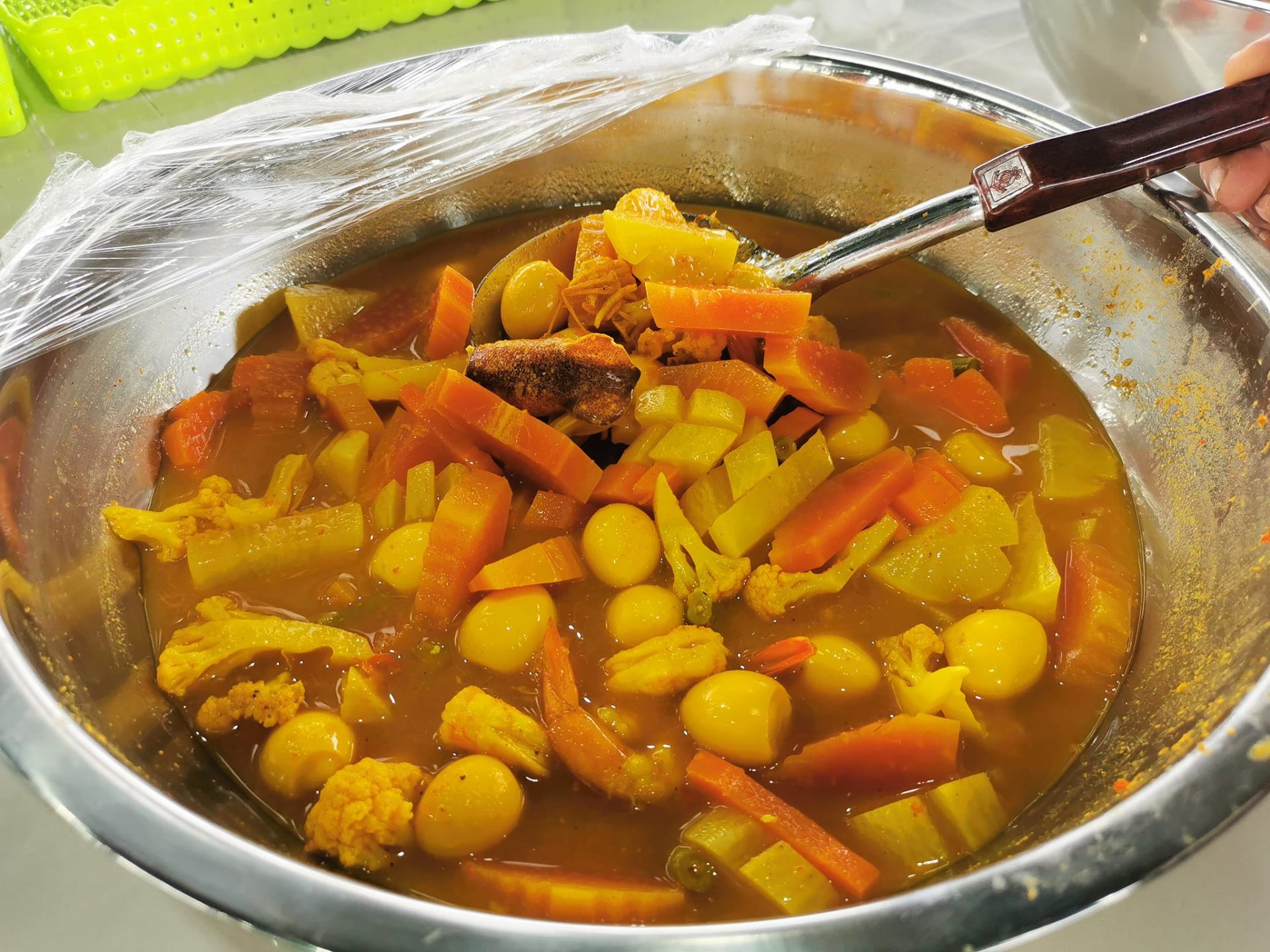 โลกสวยด้วย"มือถือ" ประหยัด-อร่อยต้องแกงถุงพี่เขียว“หรอยแรง” โลกสวยด้วย"มือถือ" ประหยัด-อร่อยต้องแกงถุงพี่เขียว“หรอยแรง”