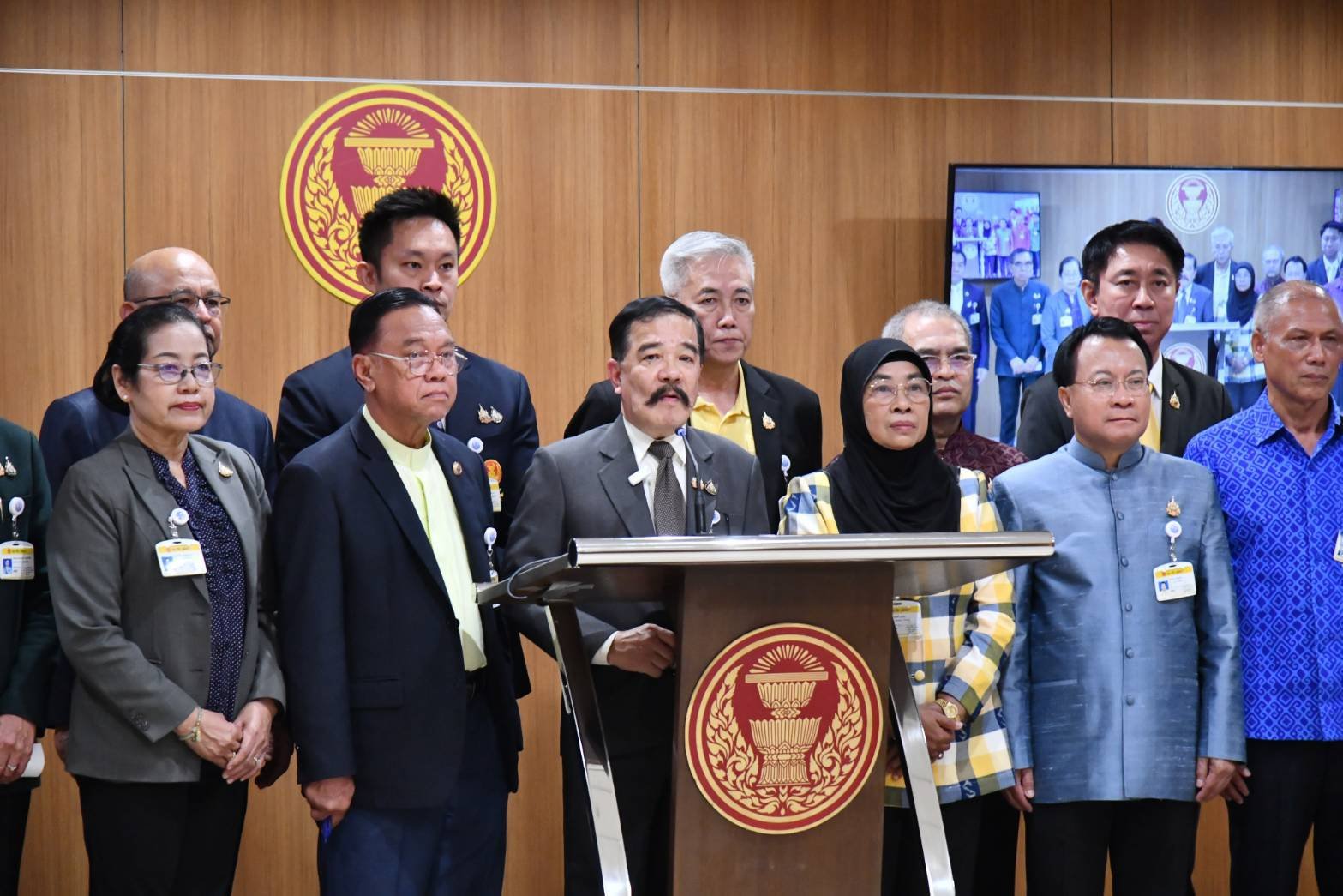 "โฆษกทหารฯ วุฒิสภา"เรียกร้องกองทัพ เปิดเกมรุกยึดเมืองชายแดนฯก่อนเจรจา 