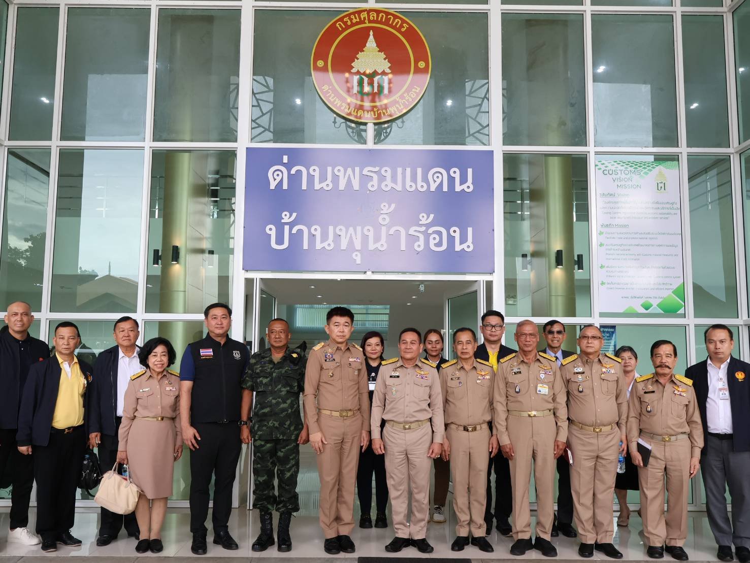 กมธ.ทหารฯ วุฒิสภาลงพื้นที่ต่อเนื่อง ติดตามความมั่นคงด่านชายแดนสังขละบุรี 