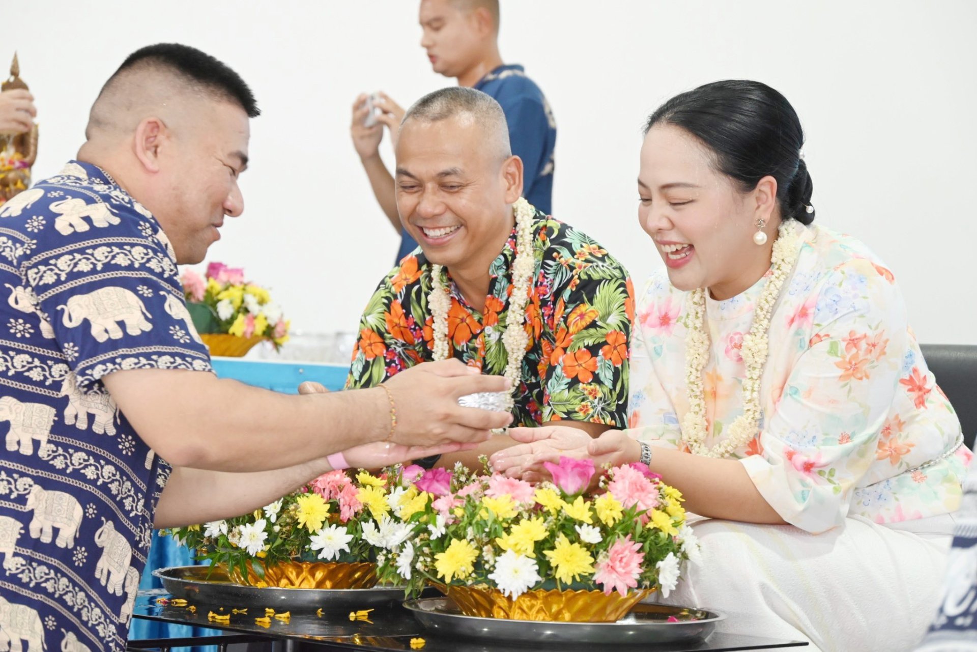 กองบิน 3 จัดพิธีรดน้ำขอพรผู้บังคับบัญชา เนื่องในเทศกาลสงกรานต์ ประจำปี 69 