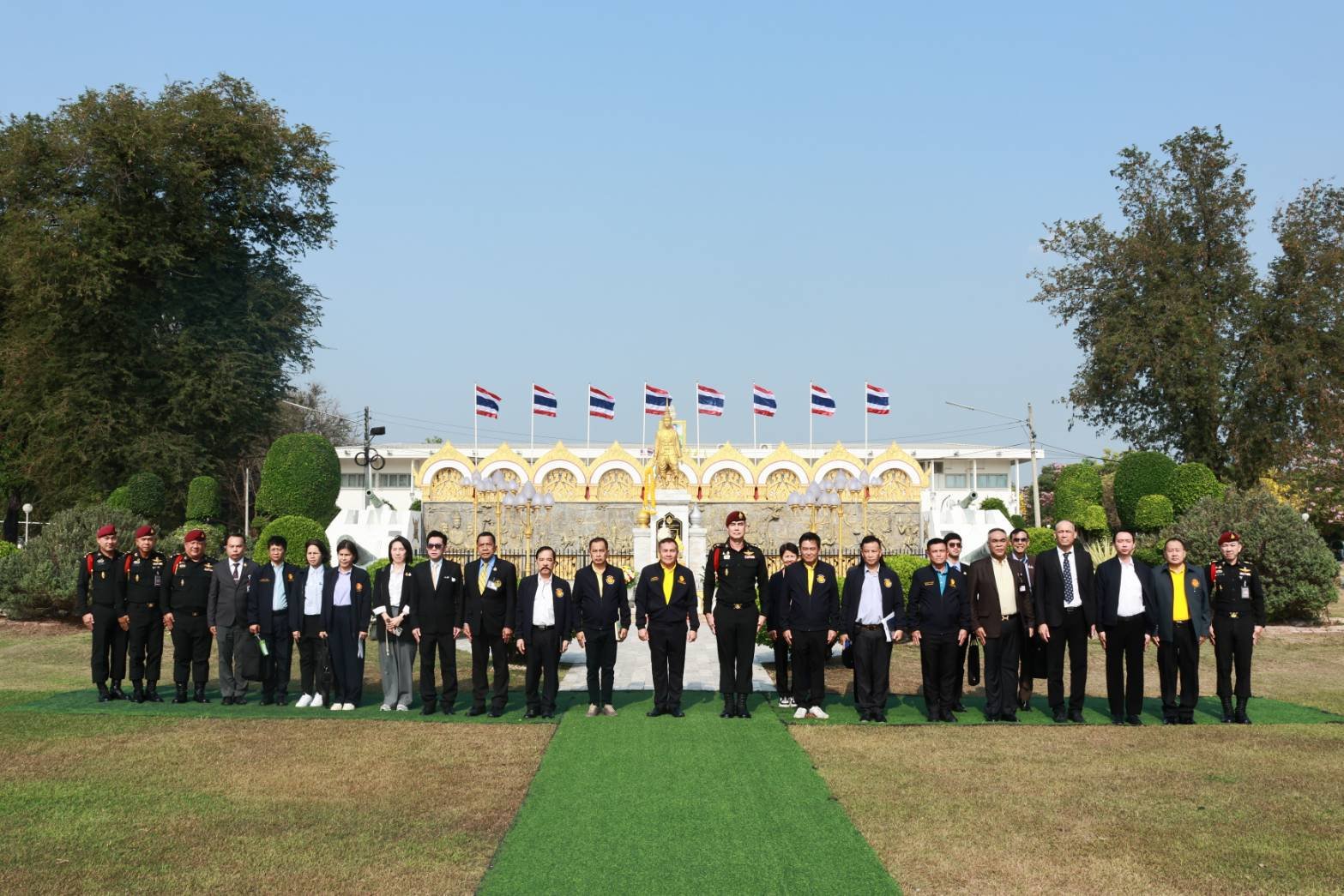 "กมธ.ทหาร วุฒิสภา"บุกพลร่มป่าหวาย รับทราบผลการดำเนินงานหน่วยทหารกล้า  "กมธ.ทหาร วุฒิสภา"บุกพลร่มป่าหวาย รับทราบผลการดำเนินงานหน่วยทหารกล้า