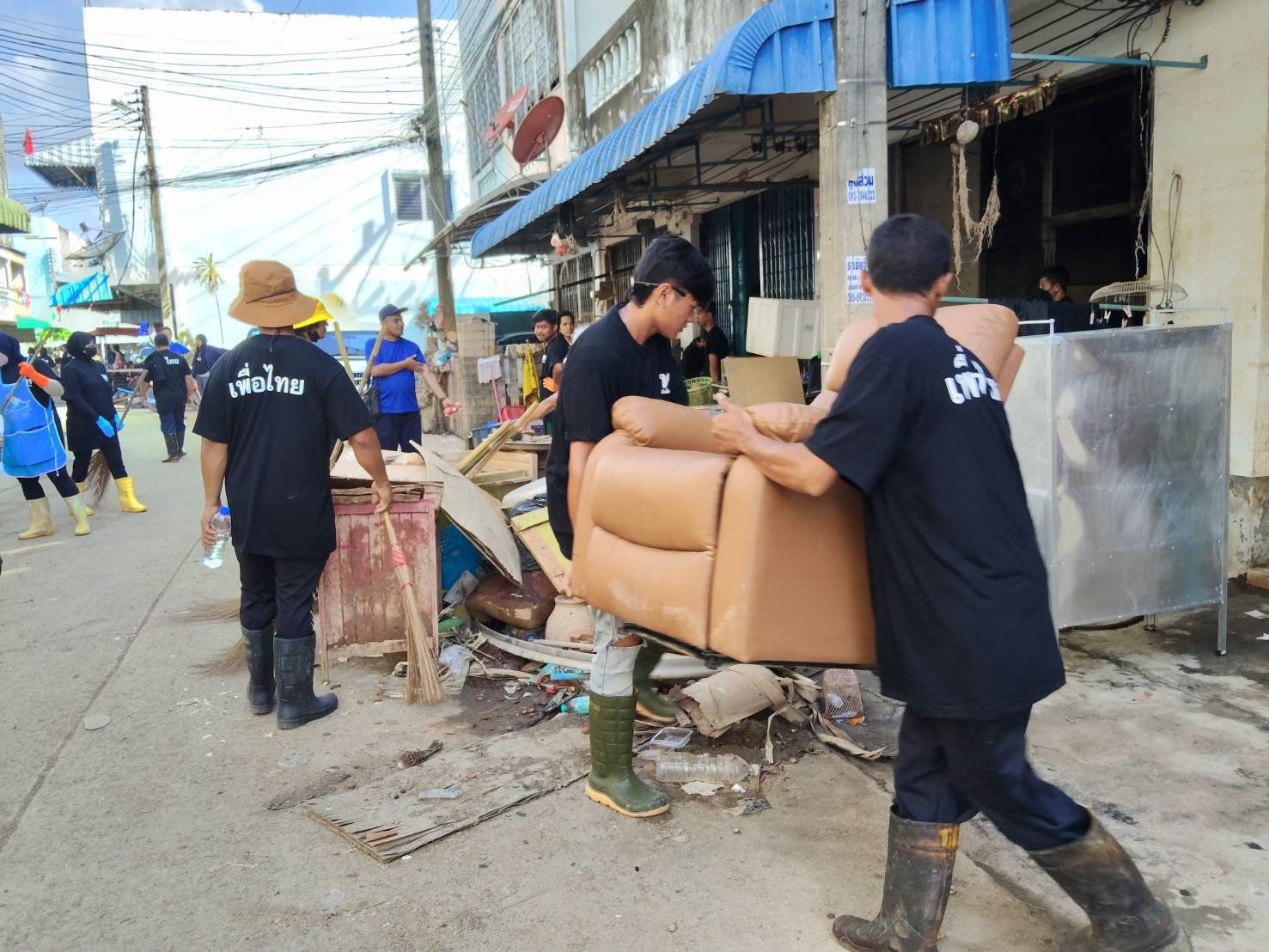 จิตอาสา 500 คนจาก 3 จว.ชายแดนใต้ ทำกิจกรรมบิ๊กคลีนนิ่ง