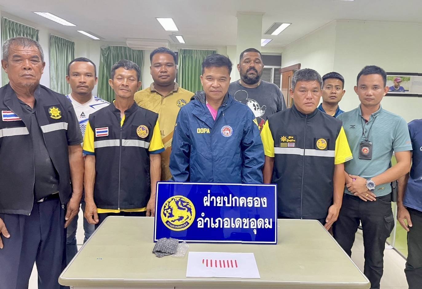 ลุยจับต่อเนื่อง"ฝ่ายปกครองเดชอุดม" ระดมกวาดล้างยาบ้ารายวัน
