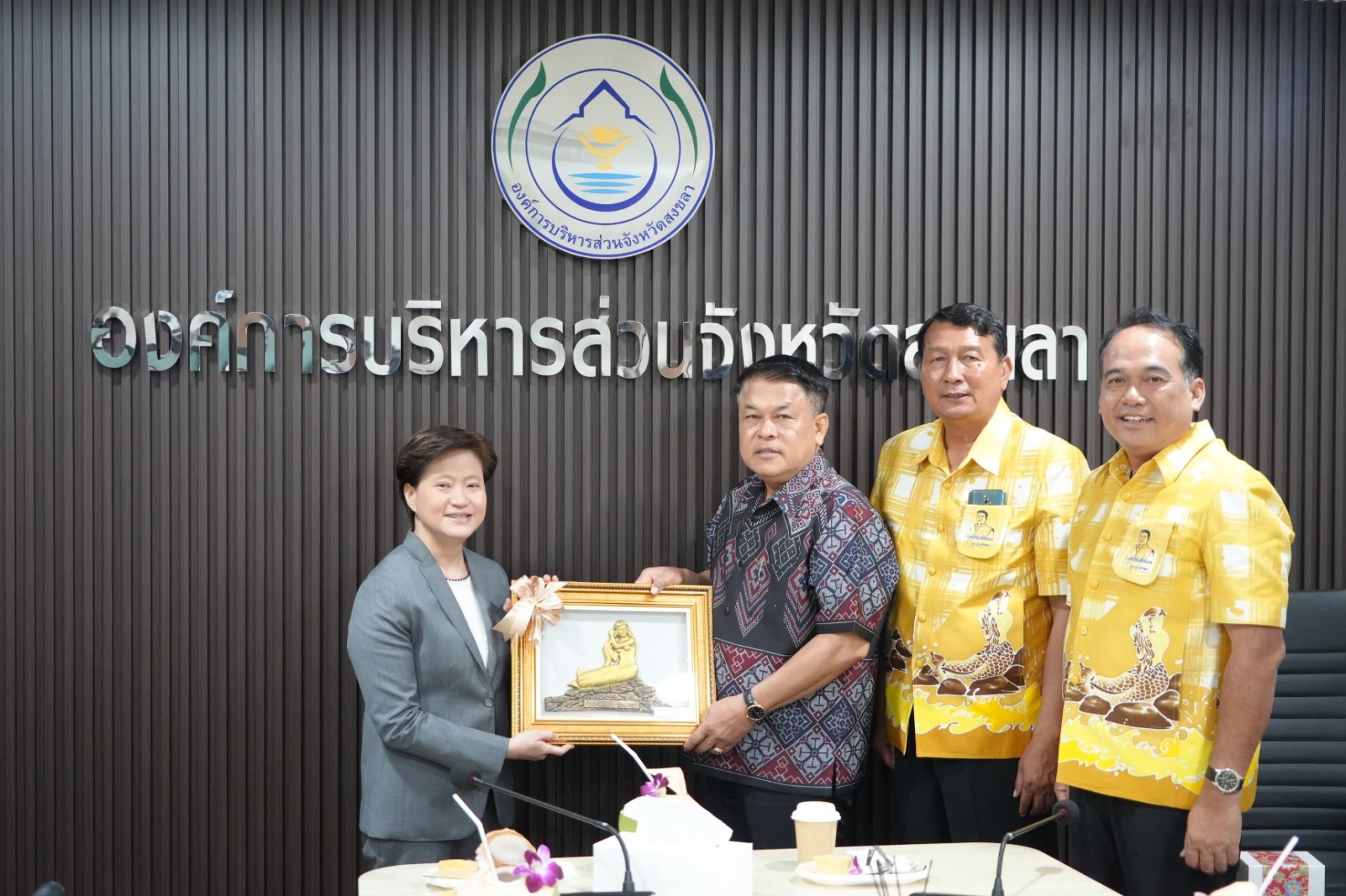 "นายกอบจ.สงขลา"ต้อนรับ"ทูตสิงคโปร์" จับมือหนุนท่องเที่ยว-กีฬาเชื่อมสัมพันธ์2ประเทศ