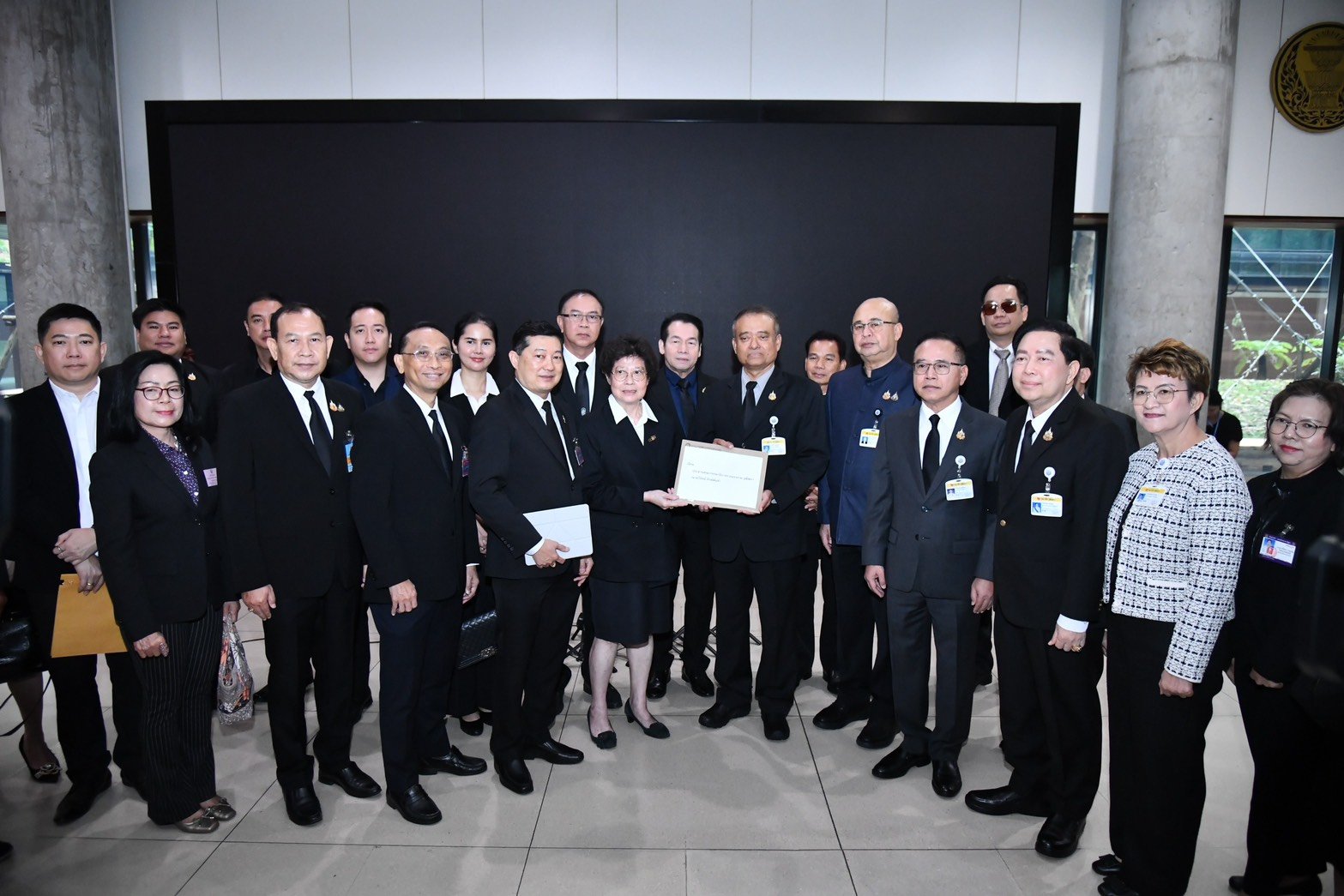 สภาองค์การนายจ้างฯ 16 คณะยื่นหนังสือ "กมธ.การแรงงาน วุฒิสภา"ค้านร่างก.ม.แรงงาน 3 ฉบับ