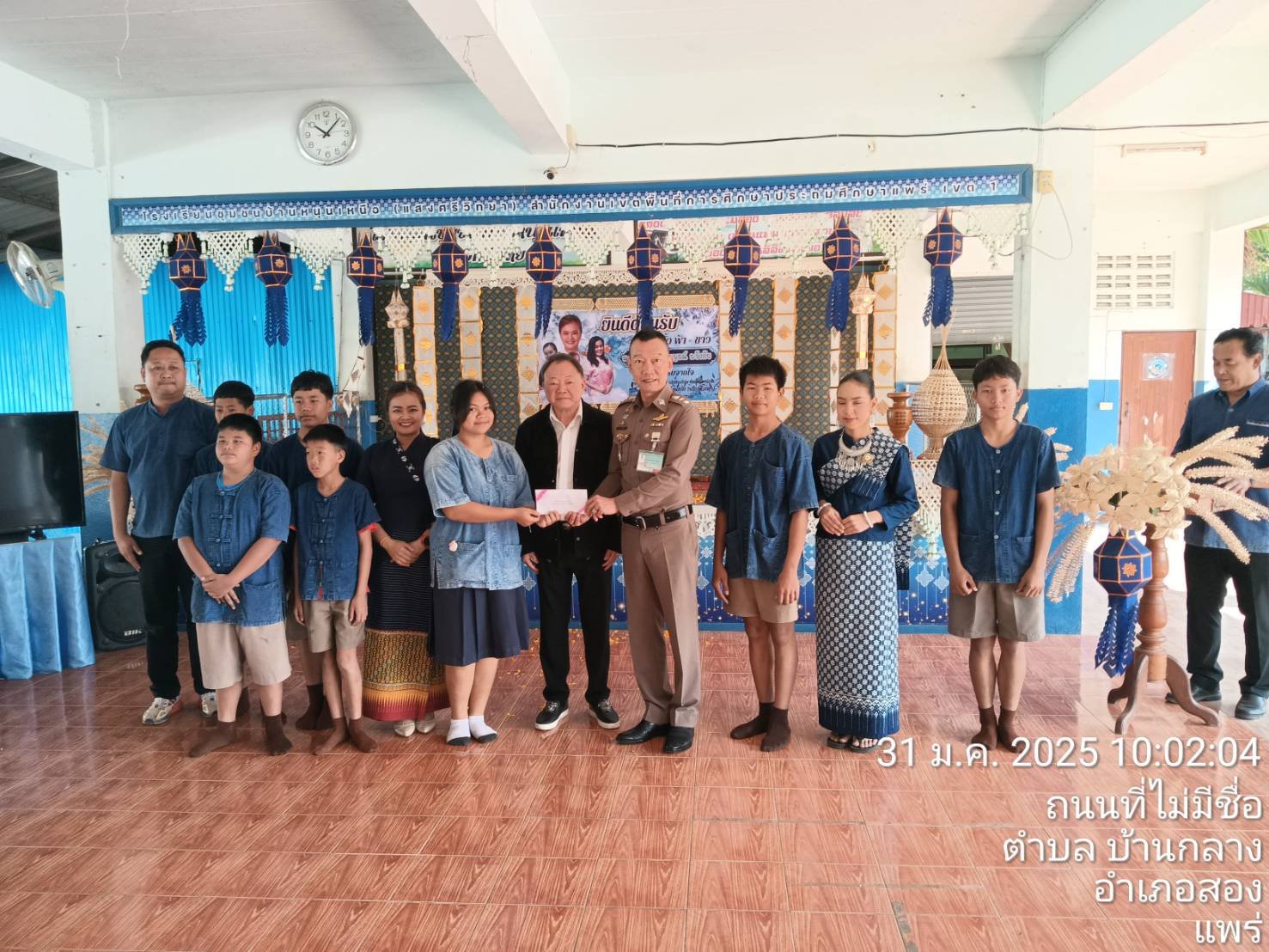 "บริษัทเบนซ์ ราชครูฯ"มอบเครื่องดนตรีพื้นเมือง-เมโลเดียนให้โรงเรียนชุมชนบ้านหนุนเหนือ