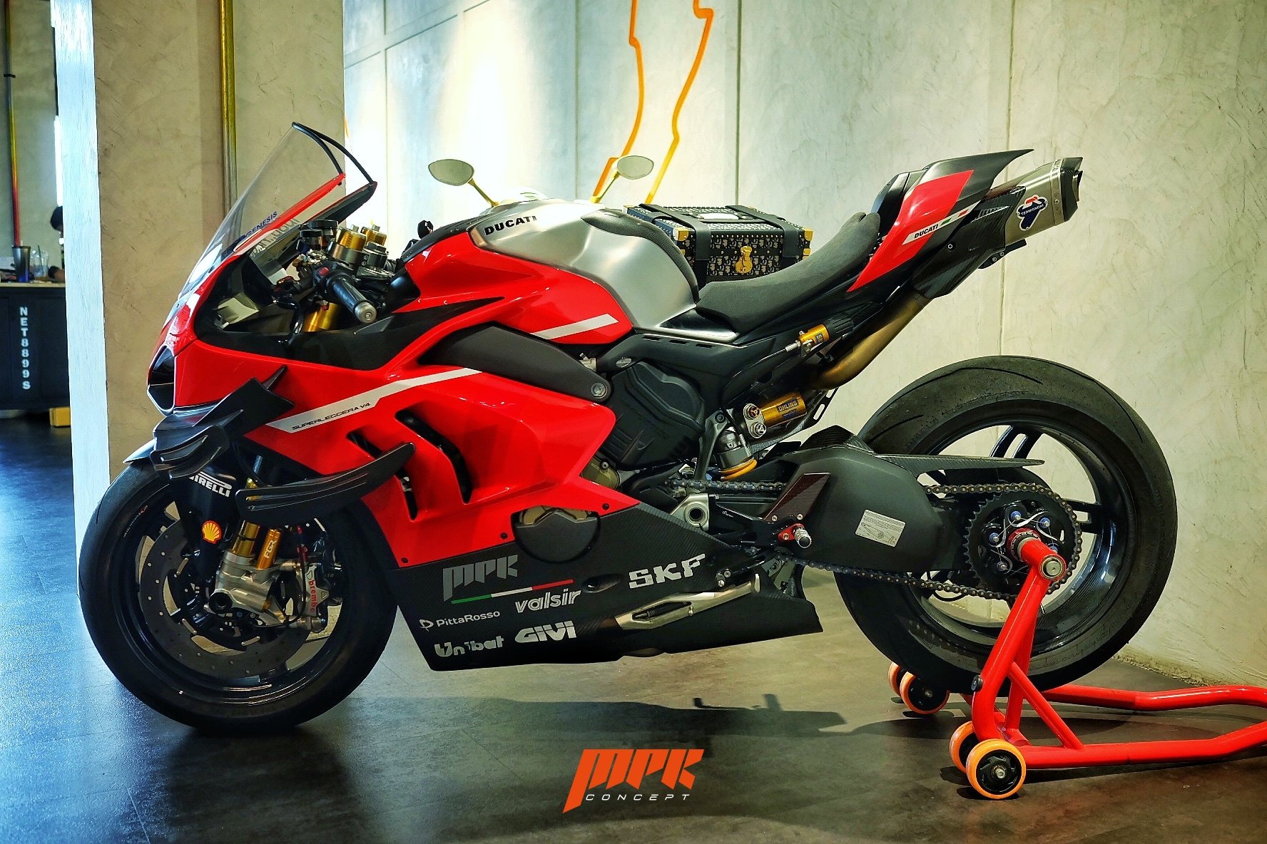 Ducati Panigale V4'18 ชุดแต่งแฟริ่ง Superleggera อัพเกรดแปลงร่างทุกส่วนเกินหน้าทุกรุ่น! เปลี่ยนของแต่งตัวท๊อปทั้งคัน ไมล์น้อยสุดๆ แค่หลักร้อย
