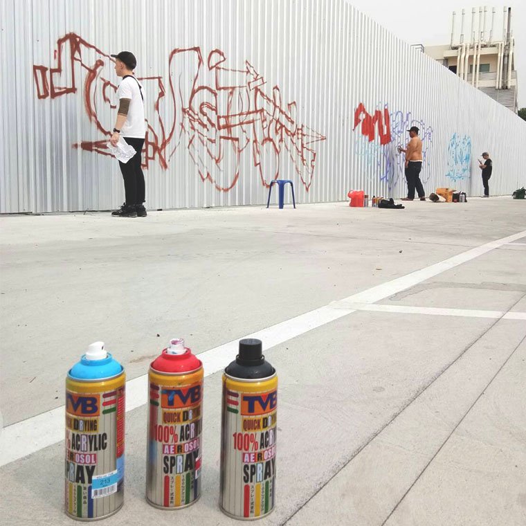 Graffiti Holiday & Friends Graffiti Holiday & Friends