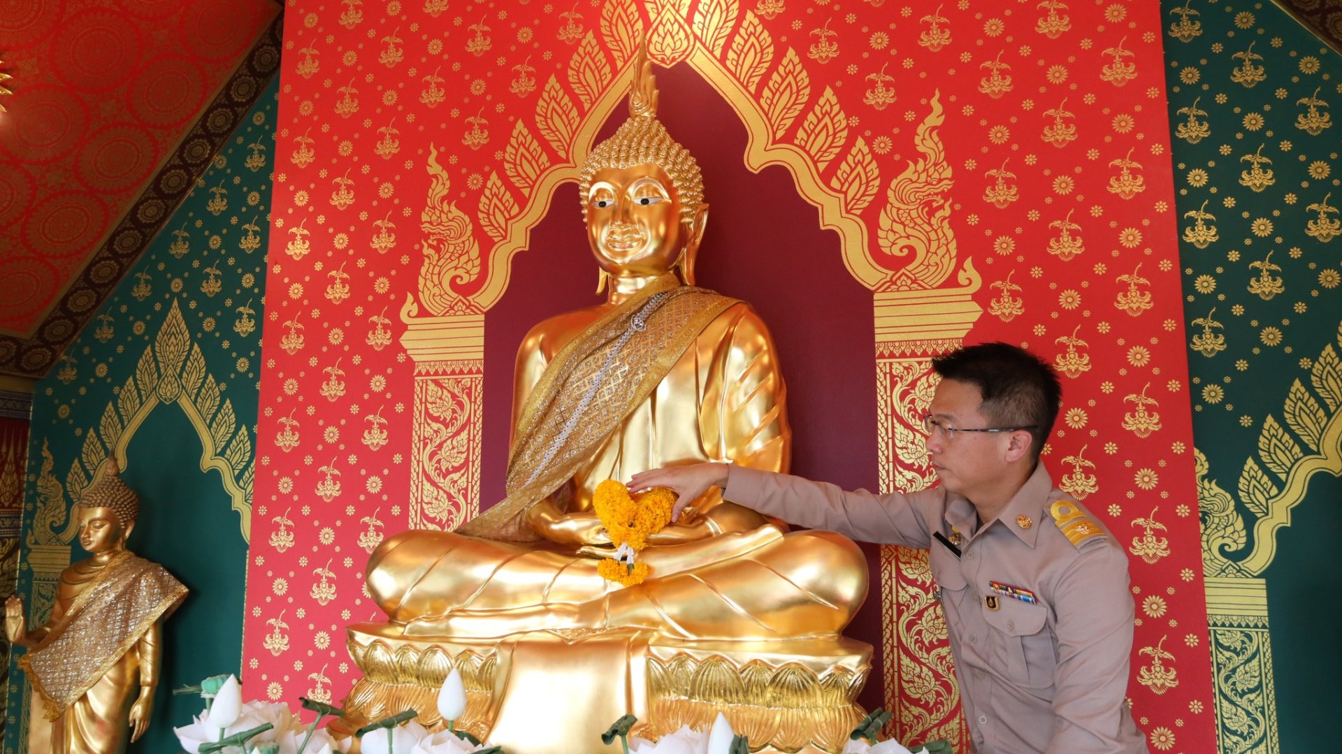 ขอแสดงความยินดีกับ นายแพทย์ ภูริทัต แสงทองพานิชกุล ในโอกาสได้รับการแต่งตั้งให้ดำรงตำแหน่งเป็น ผู้อำนวยการโรงพยาบาลราชพิพัฒน์ ขอแสดงความยินดีกับ นายแพทย์ ภูริทัต แสงทองพานิชกุล ในโอกาสได้รับการแต่งตั้งให้ดำรงตำแหน่งเป็น ผู้อำนวยการโรงพยาบาลราชพิพัฒน์