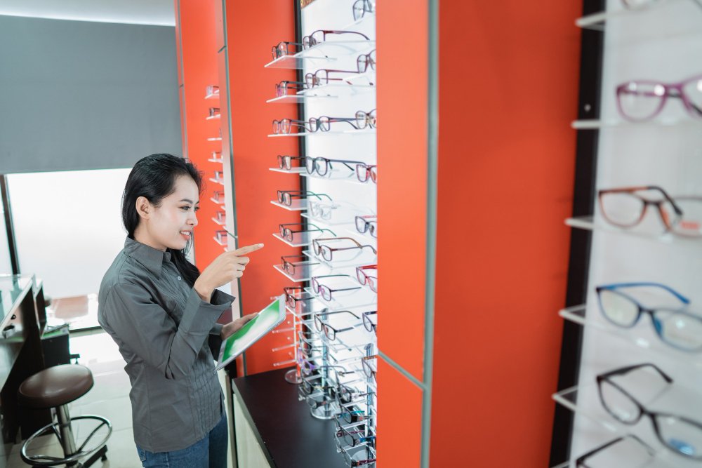 เปิดร้านแว่นตาเลือกอุปกรณ์ผิดมีผลยังไง | รู้ก่อนพลาด ลดความเสี่ยงธุรกิจ (Grandlondon Optical)