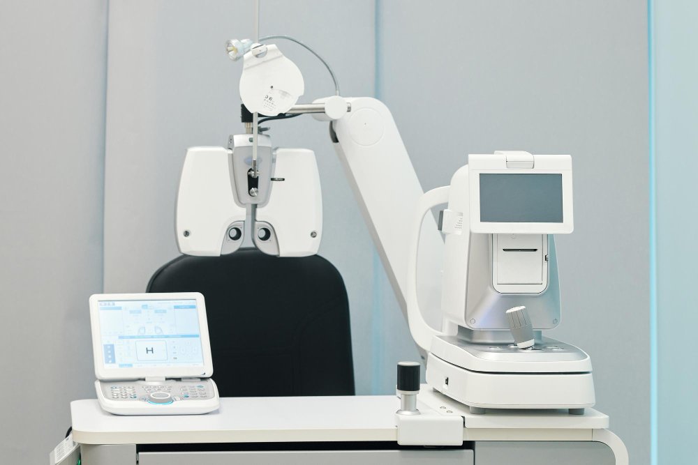 คอมวัดสายตาพร้อมบริการติดตั้งถึงหน้าร้าน | บริการจาก Grandlondon Optical