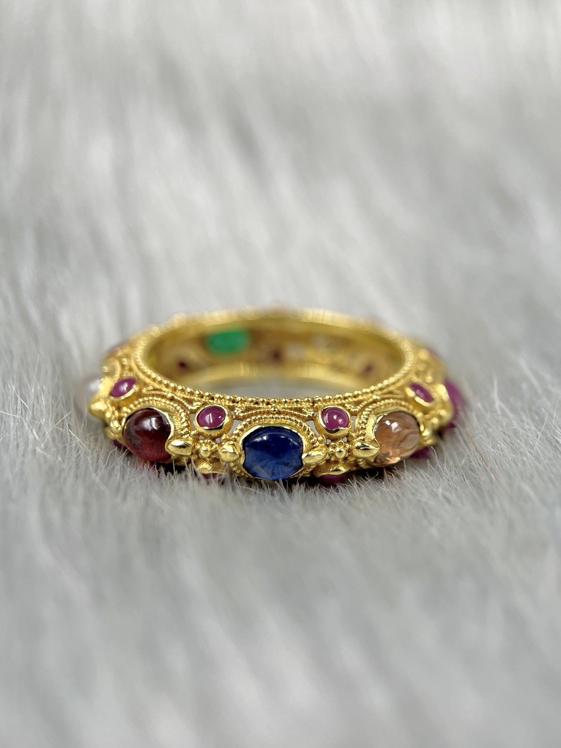 แหวนนพเก้า 18K ความงามที่สืบต่อจากวันวาน