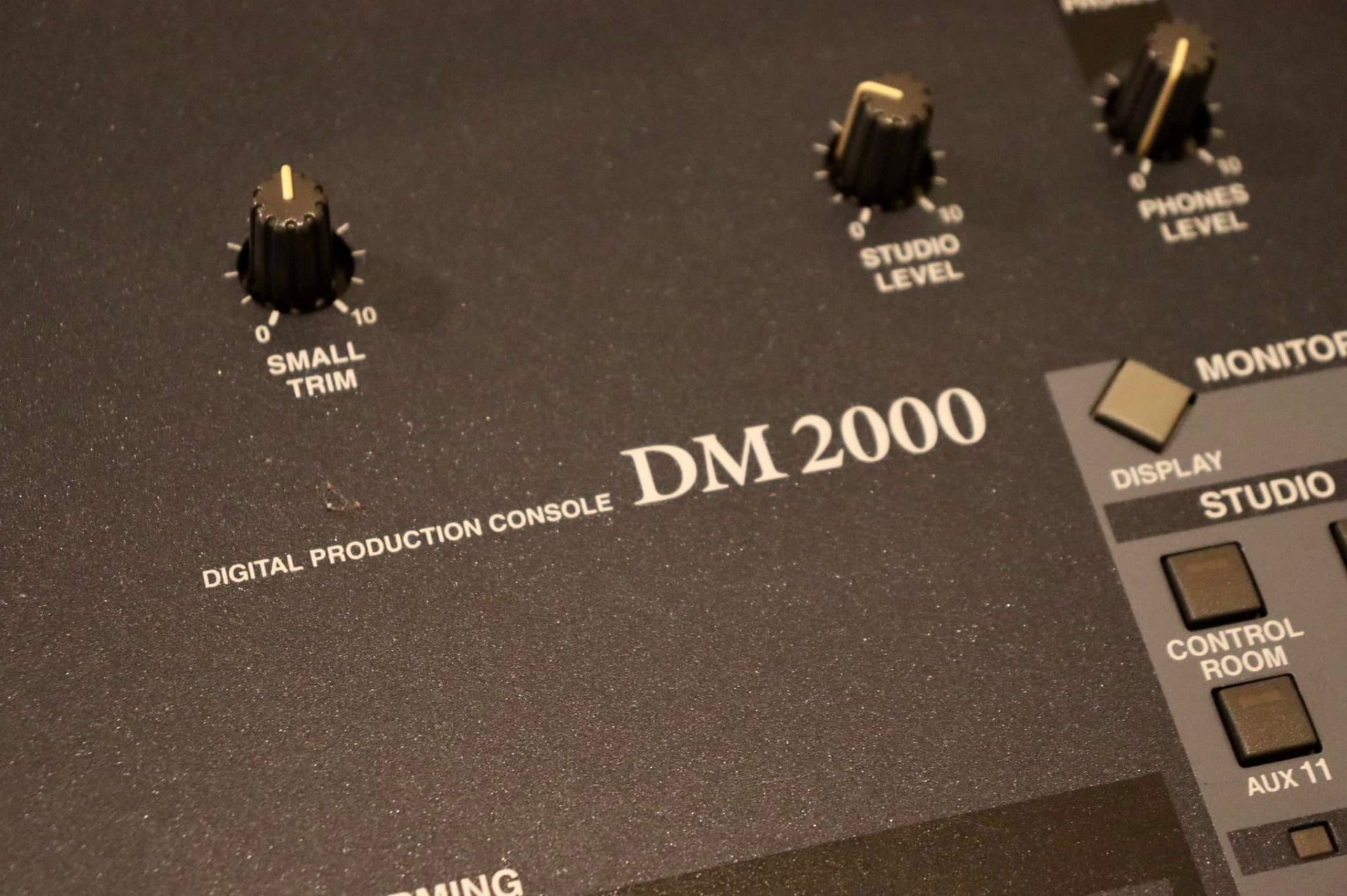 Dm2000 Led Digital Camera Yamaha DM2000 Digital Mixer - fusionmusic