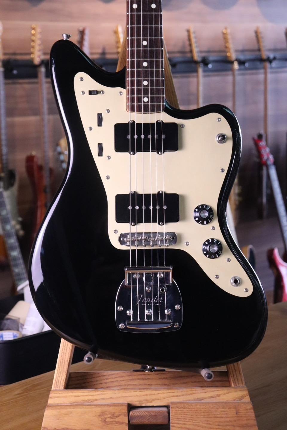 Fender Mexico INORAN ROAD WORN JAZZMASTER、購入!! | へたれマカー日記 | INORAN Jazzmaster | エレキギター | フェンダー