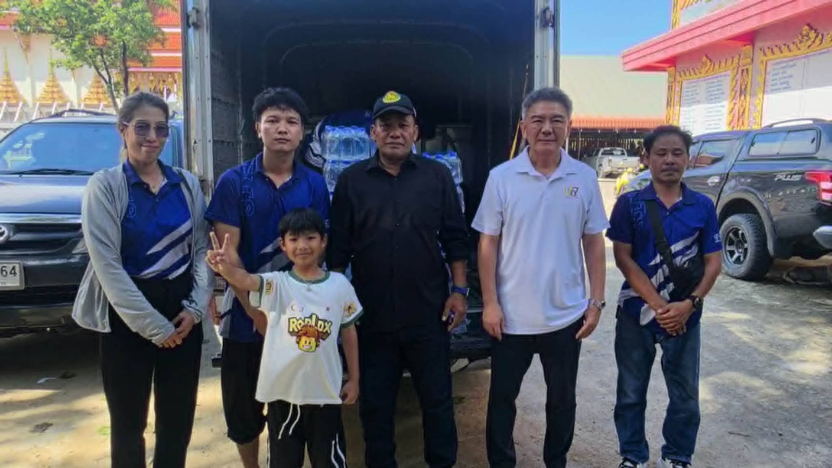 Hong Thai Shin Co., Ltd. continues to deliver support and care by providing drinking water to help relieve thirst during flood conditions.
