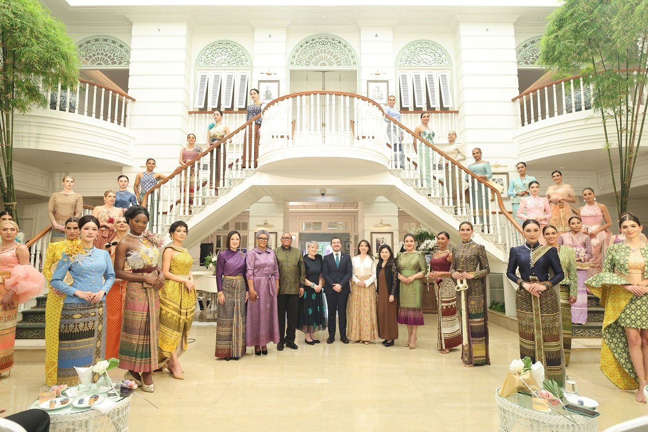Miss International Queen® 2026 ถ่ายทอดความงดงามของชุดไทยพระราชนิยม ควบคู่แฟชั่นร่วมสมัยจากผ้าโขมพัสตร์ สู่สายตาชาวโลก ในงาน The High Tea Heritage: Culture & Couture