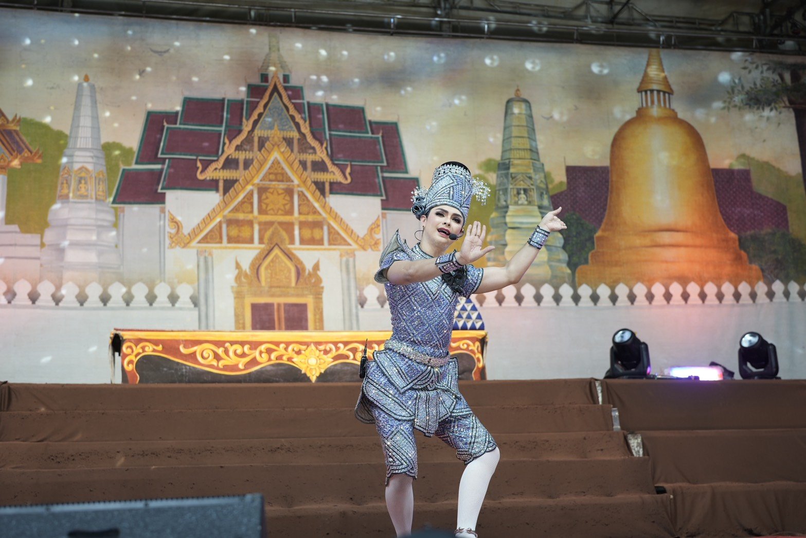 'เพชรพิชญา' เคลียร์พื้นที่ตลาดรอ!! เปิดวิกยิ่งใหญ่ด้วยคณะลิเกเงินล้าน 'ศรราม น้ำเพชร' เข้าชมฟรี! เนื่องในโอกาสครบรอบคล้ายวันเกิดด้วยรูปเหมือนองค์ยืนหลวงปู่ศิลา สิริจันโท ประดิษฐานที่ตลาดเพชรพิชญา จ.นครสวรรค์