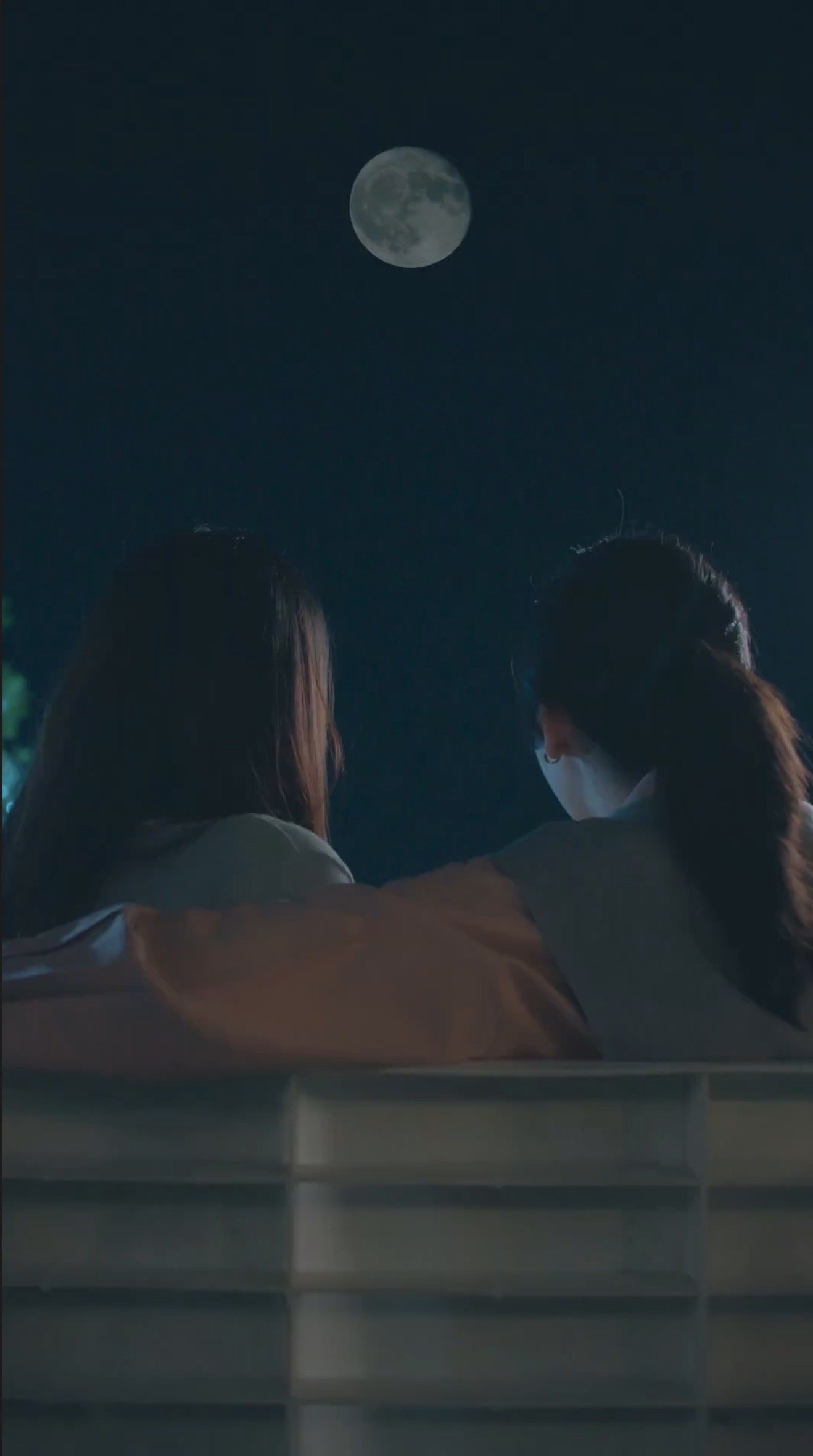 เปิดหน้ากาก "โจ๊กเกอร์" ปิดเกมล้างแค้น! ลุ้นบทสรุปความรัก "ธารา-ณัชชา" เดิมพันชีวิตในตอนจบ "ปริศนาใต้เงาจันทร์" EP46-55