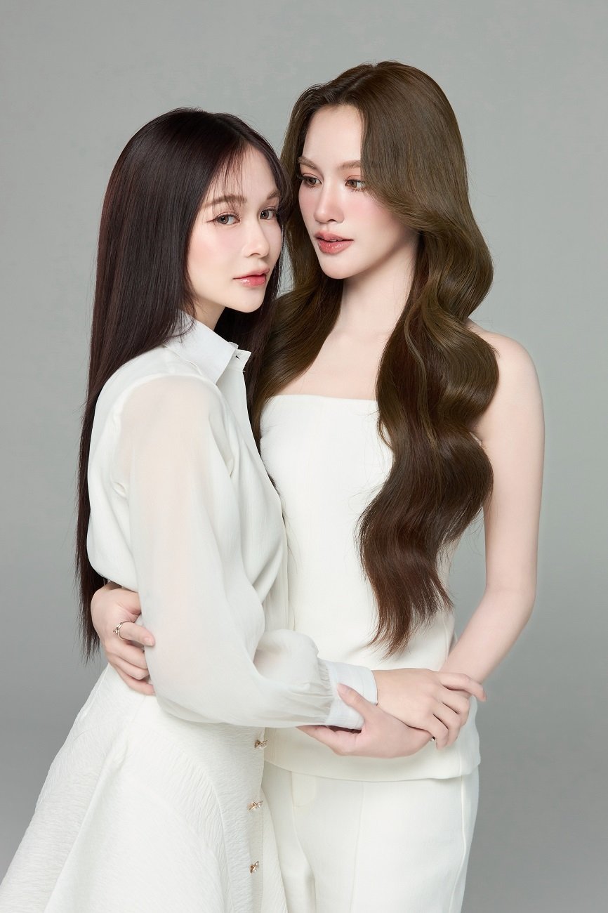 แสงเหนือ เอ็นเตอร์เทนเม้นท์ ปล่อยภาพฟิตติ้งสุดปัง!  "Dangerous Queen คนโปรดของควีน Special Edition"  "แตงกวา-เหนือ" เคมีทะลุจอ ชาวเดอร์กรี๊ดสนั่น!!!