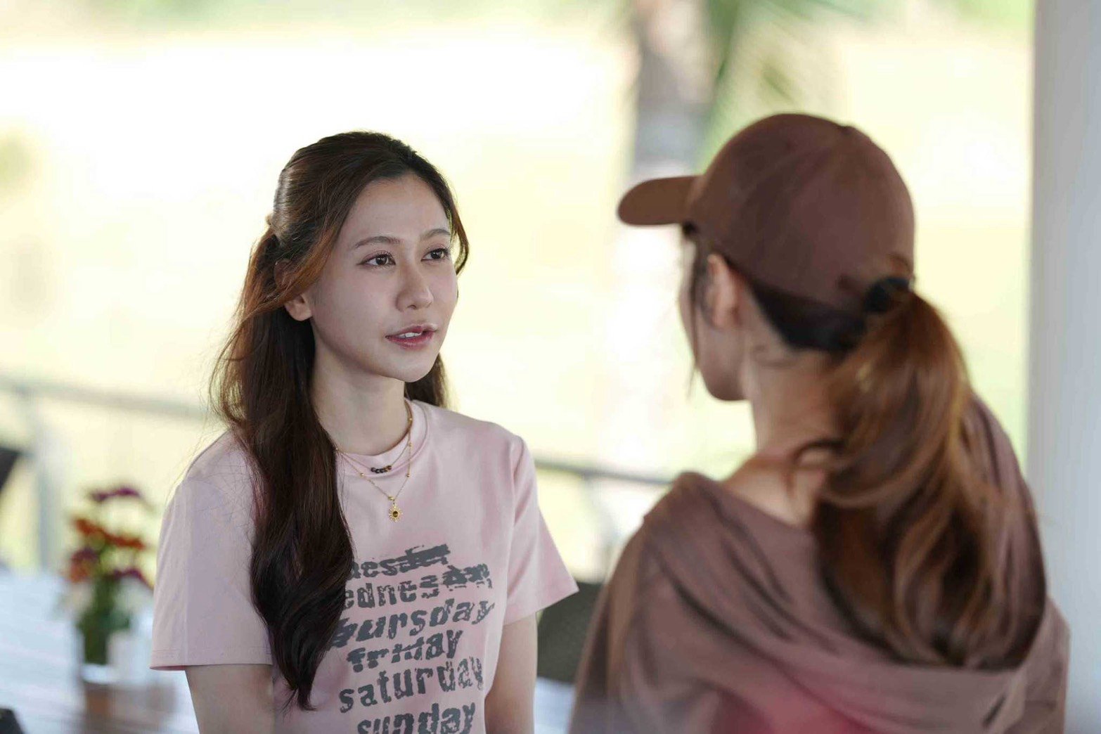 คู่กัดเคมีพุ่ง! 'น้ำหนึ่ง' เปิดเกมแกล้ง 'เนย' โดนรุมใน "โซ่รักอัคนี"