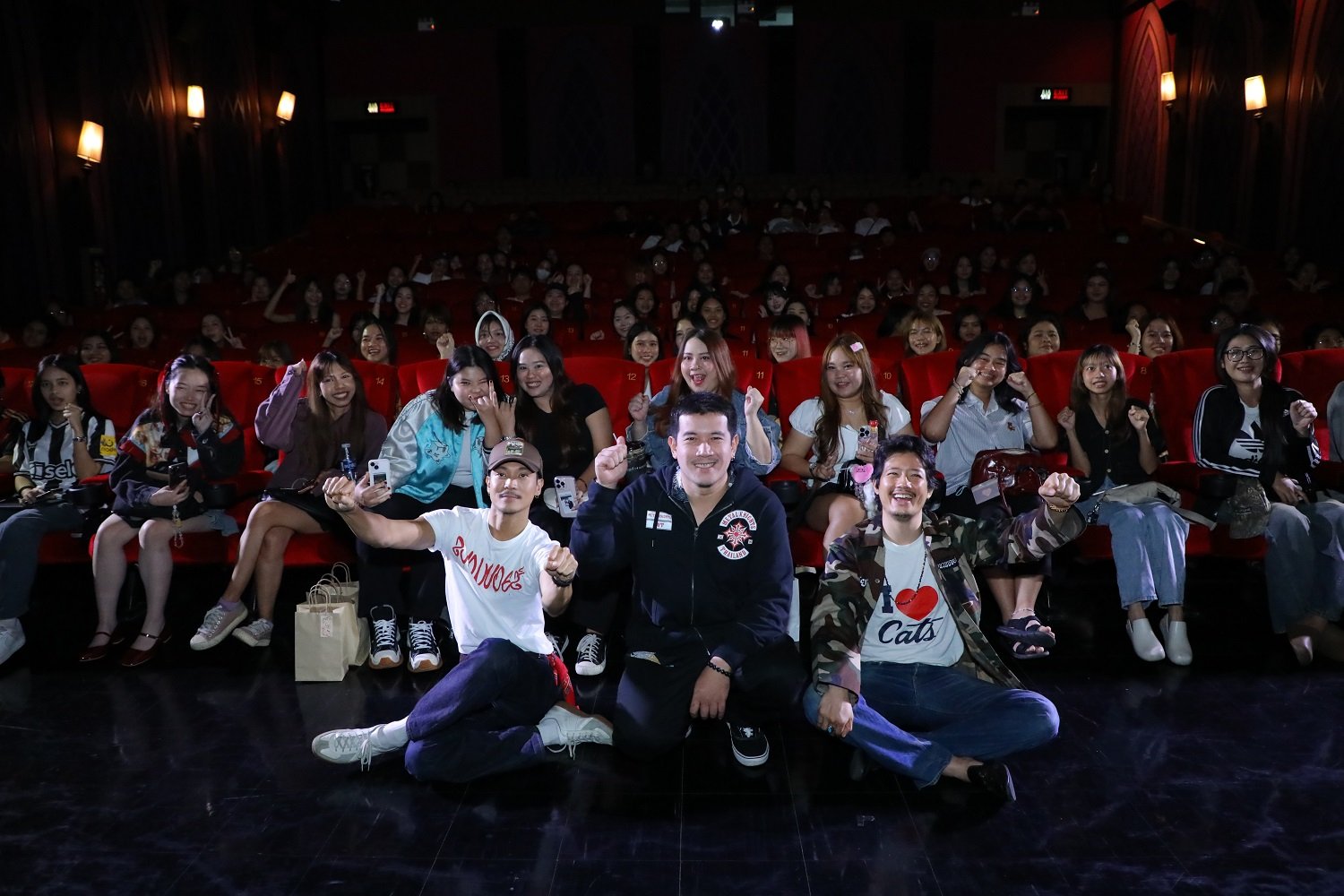 เนรมิตรหนัง ฟิล์ม  ฉายแสง แอด.เวนเจอร์ ขนทีมนักแสดงวัยหนุ่ม 2544 บุก Star Roadshow 
