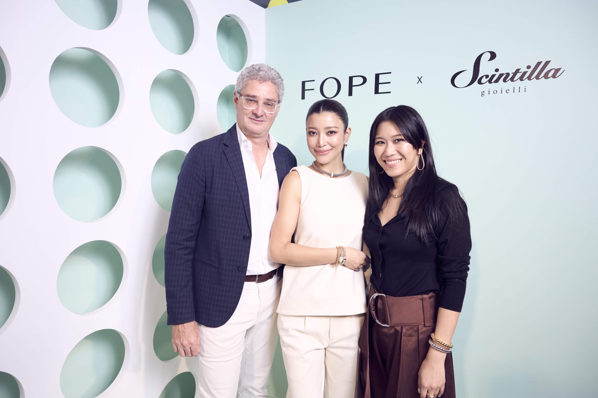 'เอมมี่-มรกต' เปิดตัวสุดปังฐานะ Friend of FOPE คนแรกในไทย ร่วมเฉิดฉายในงาน Scintilla Gioielli เปิดตัว FOPE 2025 คอลเลกชัน 