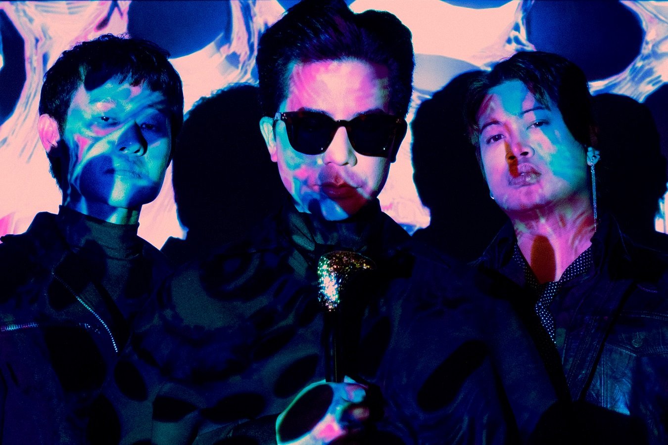 Slot Machine เผยมุมใหม่ในแบบที่ไม่เคยเปิดที่ไหน กับซิงเกิล "Far Side of the Moon" และ "Am I in Love" ฉีกแนวทางเก่าของพวกเขาให้ละมุนยิ่งขึ้นเพื่อประกอบซีรีส์ Shine Slot Machine เผยมุมใหม่ในแบบที่ไม่เคยเปิดที่ไหน กับซิงเกิล "Far Side of the Moon" และ "Am I in Love" ฉีกแนวทางเก่าของพวกเขาให้ละมุนยิ่งขึ้นเพื่อประกอบซีรีส์ Shine