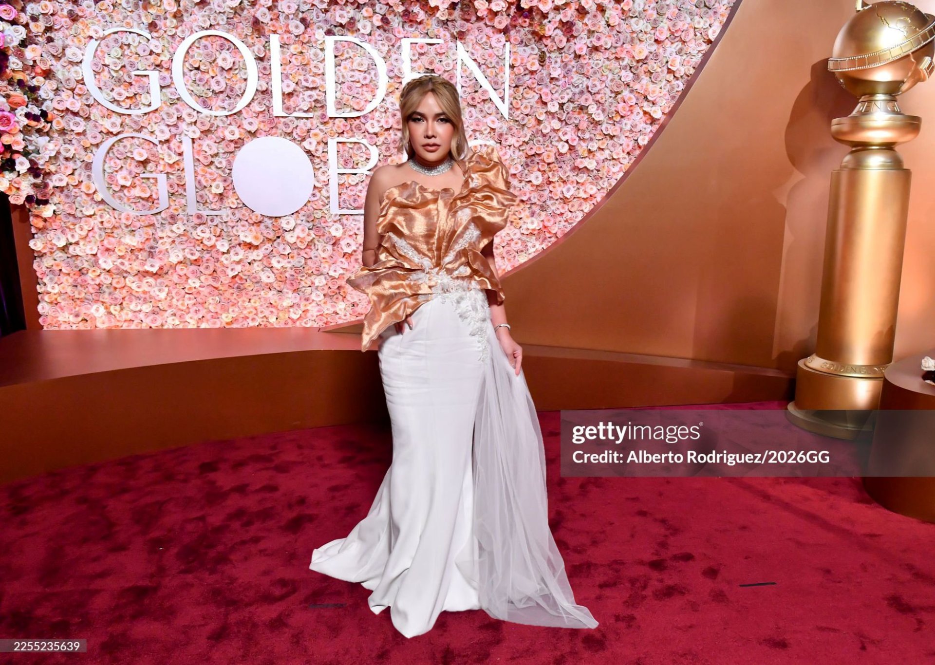 ส้มโอ-ธัญรัศม์ ร่วมเฉิดฉายเดินพรมแดงในงาน Golden Globe Awards ครั้งที่ 83 ณ มหานครลอสแอนเจลิส