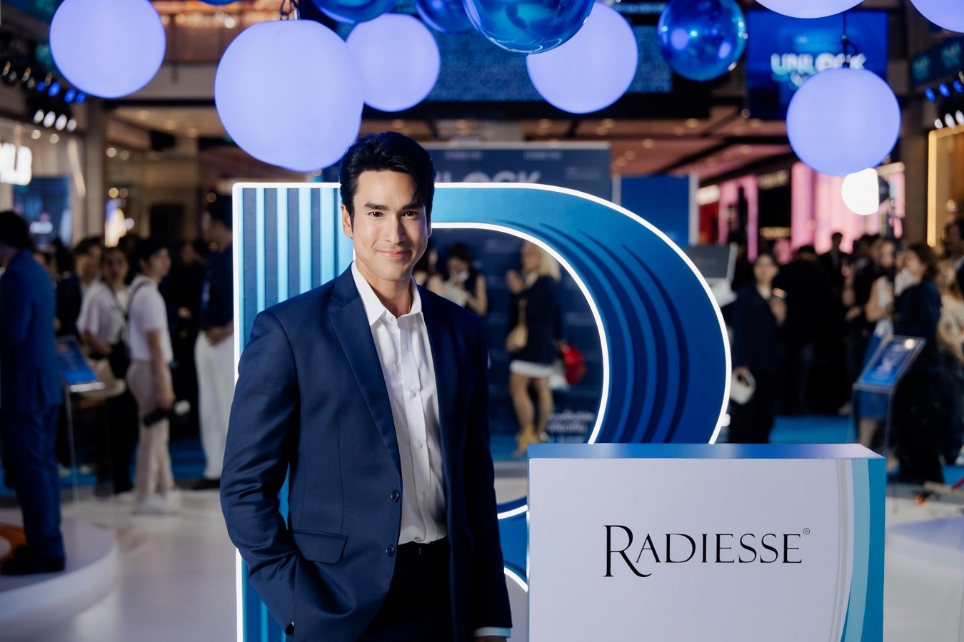 'ณเดชน์' นำทัพปลดล็อกความหล่อ! เสิร์ฟความปังใจกลางเมือง ในงาน "UNLOCK BEAUTY SAFE ZONE"