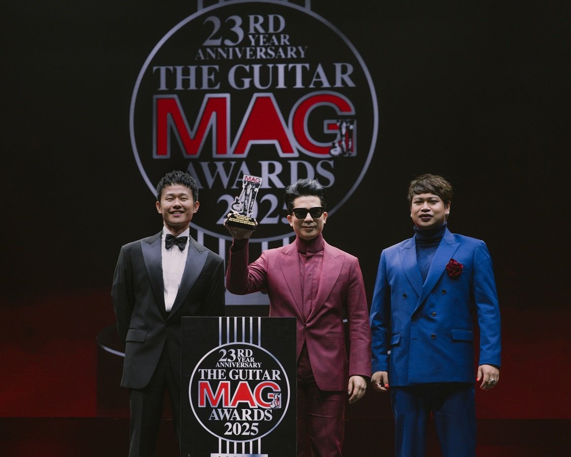 พุ่งทะลุ 10 ล้านวิว!! MV "Walk The Earth - Slot Machine" ตอกย้ำความแรง!! คว้ารางวัลการันตีคุณภาพทั้งในและต่างประเทศ พุ่งทะลุ 10 ล้านวิว!! MV "Walk The Earth - Slot Machine" ตอกย้ำความแรง!! คว้ารางวัลการันตีคุณภาพทั้งในและต่างประเทศ