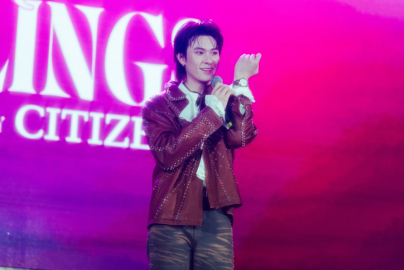 'แจ๊คกี้-จักริน' เสิร์ฟลุค อัปหล่อคูณ 2 ฟินทั้งฮอลล์ ในคอนเสิร์ต "THE SENSE OF FEELINGS presented by CITIZEN"