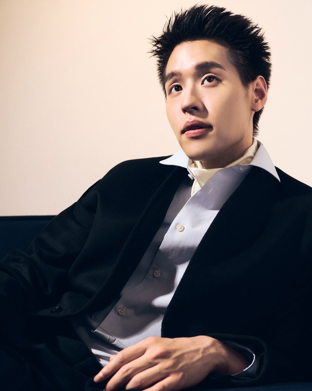 หล่อทะลุเฟรม! 'บิวกิ้น-พุฒิพงศ์' ถ่ายทอดลุคสุดเนี้ยบ ในแคมเปญ "THE QUINTESSENCE OF VVON" ฉลองครบรอบ 13 ปี VVON SUGUNNASIL