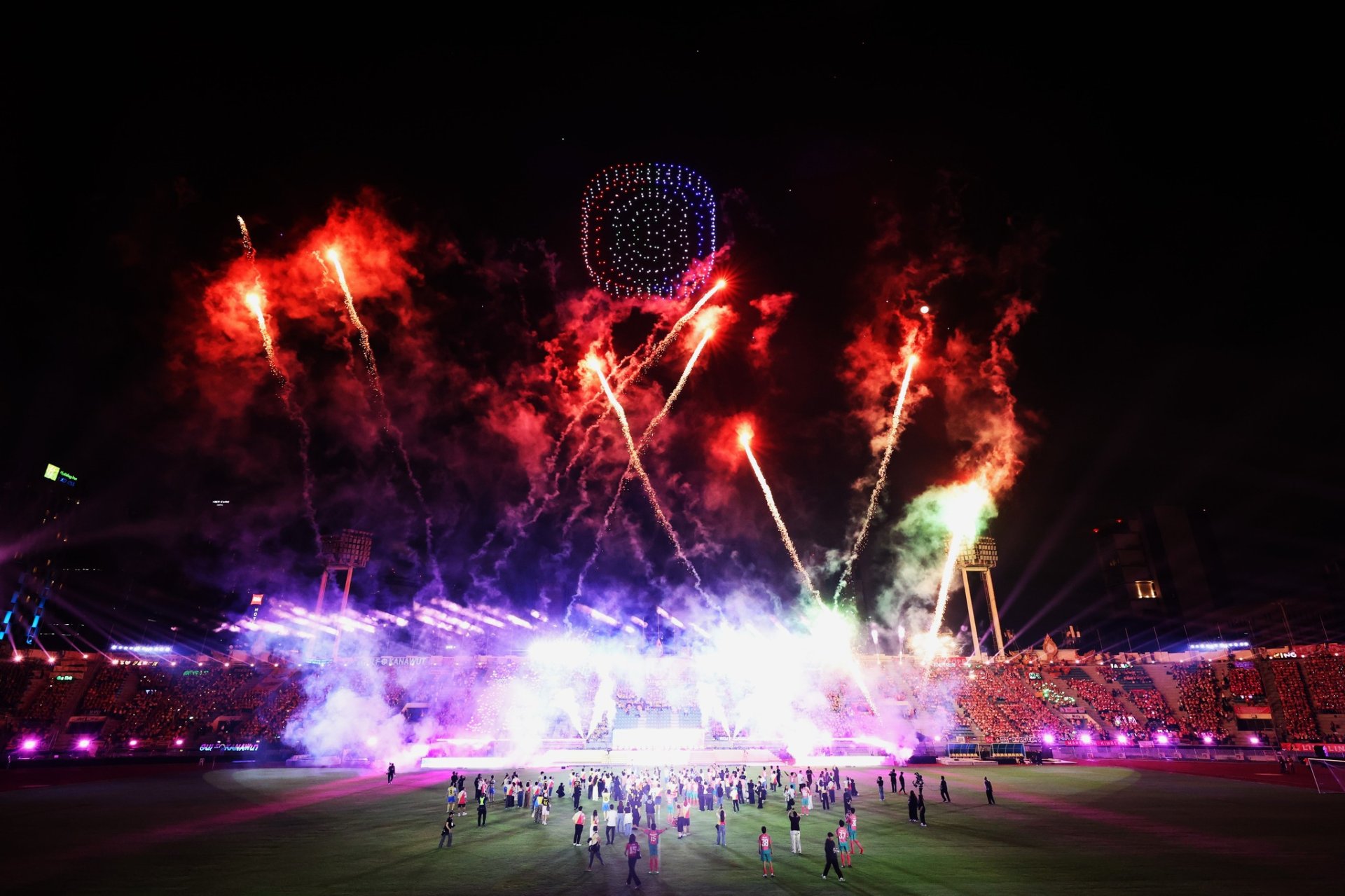 ช่อง 3 ฉลอง 56 ปี สุดยิ่งใหญ่ อลังการเหนือคำบรรยาย รวมซุป'ตาร์มาระเบิดพลังขั้นสุด สร้างปรากฏการณ์สะเทือนทั้งสนาม