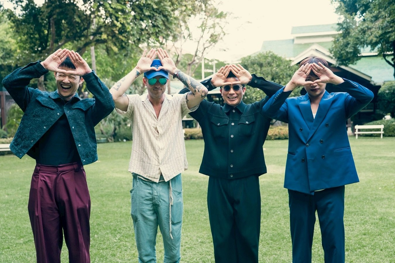 Ryan Tedder นักร้องนำ OneRepublic ย่องเงียบเยือนไทย เซอร์ไพรส์!! ชมโชว์ Slot Machine ติดขอบเวทีครั้งแรก!  เอ่ยปากชม "The best rock band in Thailand" Ryan Tedder นักร้องนำ OneRepublic ย่องเงียบเยือนไทย เซอร์ไพรส์!! ชมโชว์ Slot Machine ติดขอบเวทีครั้งแรก!  เอ่ยปากชม "The best rock band in Thailand"